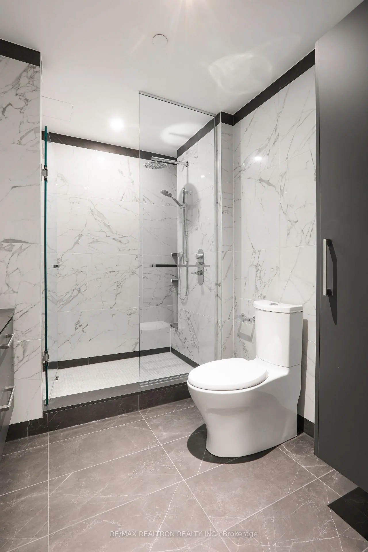 Photo 14 of Unit 208, 2 Clarendon Avenue, Toronto, Casa Loma — HOMEH