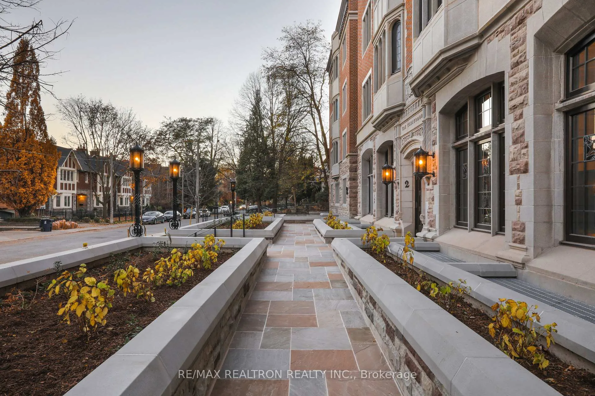 Photo 21 of Unit 208, 2 Clarendon Avenue, Toronto, Casa Loma — HOMEH