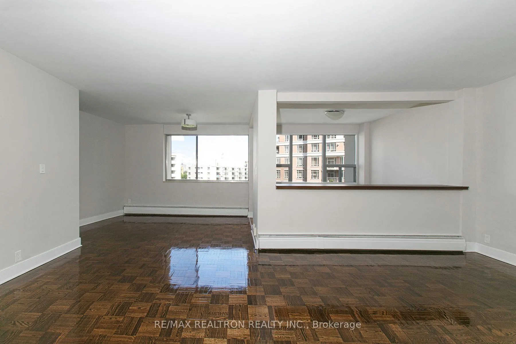 Photo 2 of Unit 1106, 9 Deer Park Crescent, Toronto, Yonge-St. Clair — HOMEH