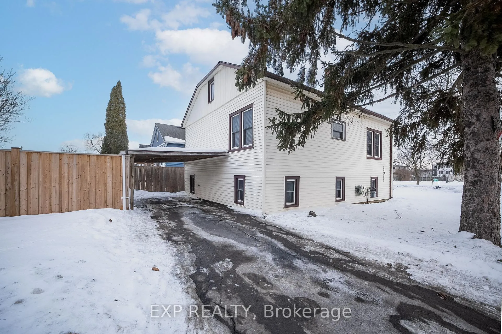 Photo 16 of 89 Neff Street, Port Colborne, Main Street — HOMEH