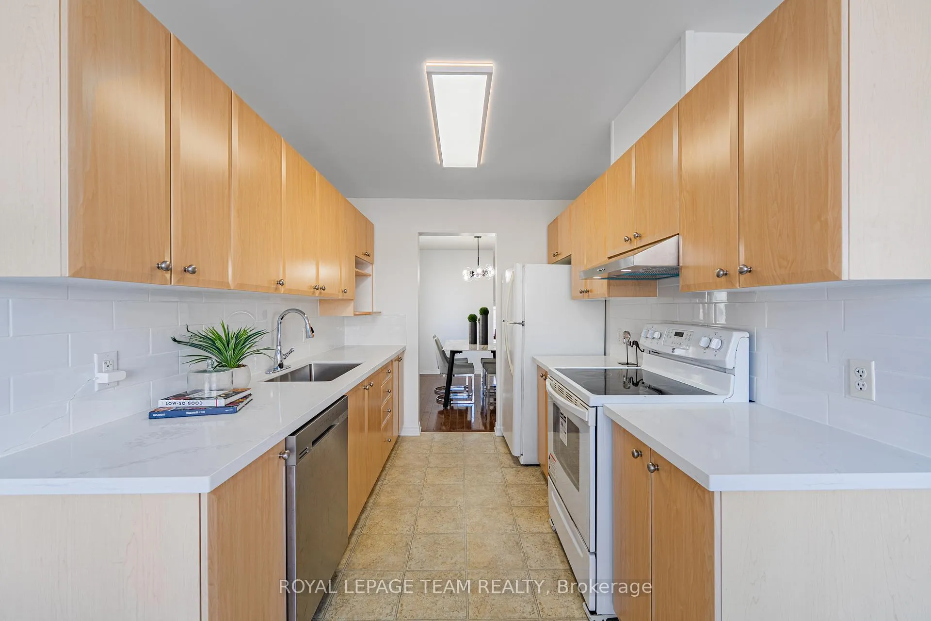 Photo 14 of 313 Bryarton Street, Ottawa, Chapel Hill — HOMEH