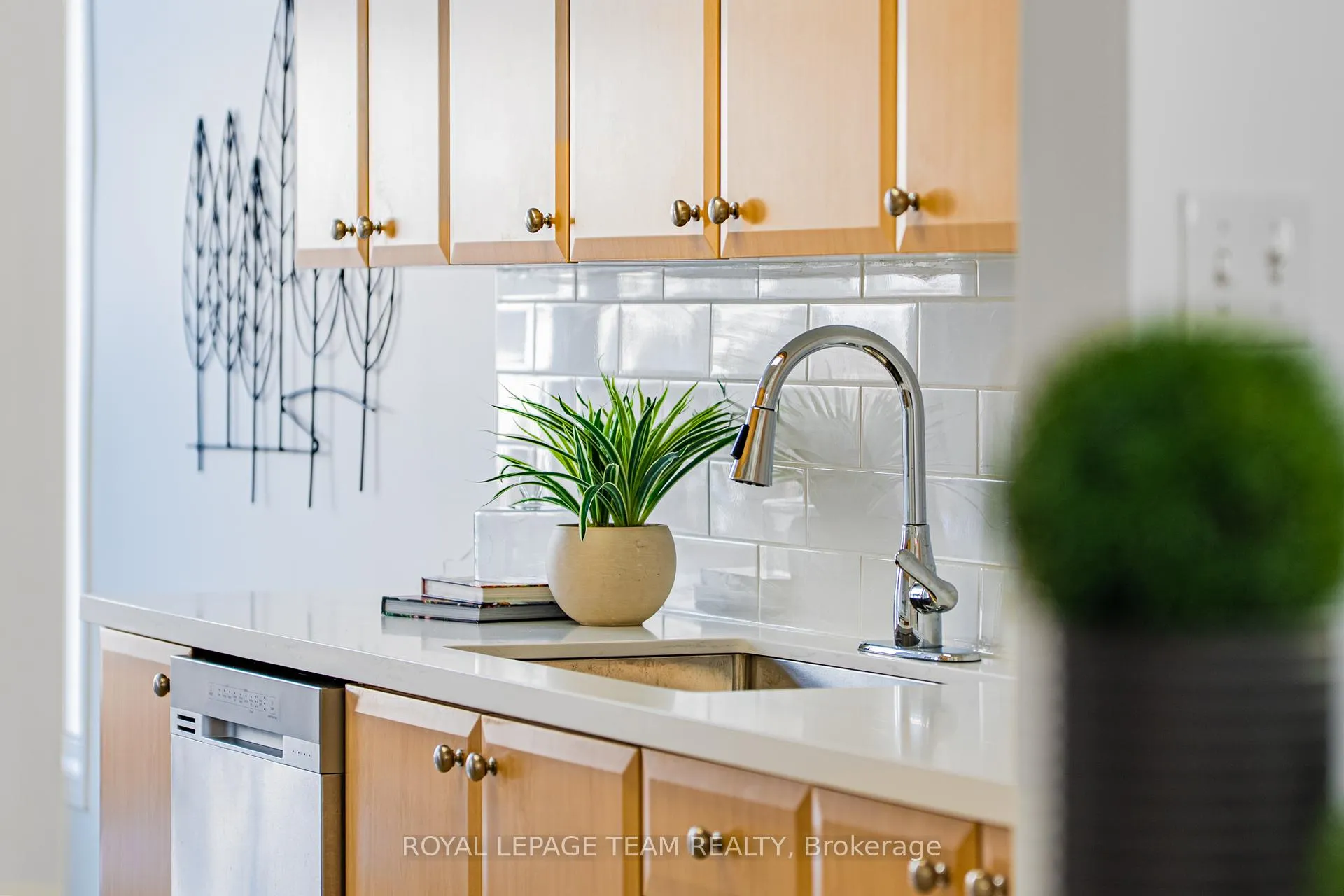 Photo 15 of 313 Bryarton Street, Ottawa, Chapel Hill — HOMEH