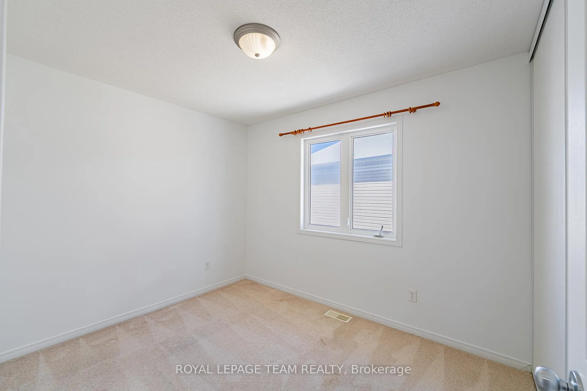 Photo 33 of 313 Bryarton Street, Ottawa, Chapel Hill — HOMEH