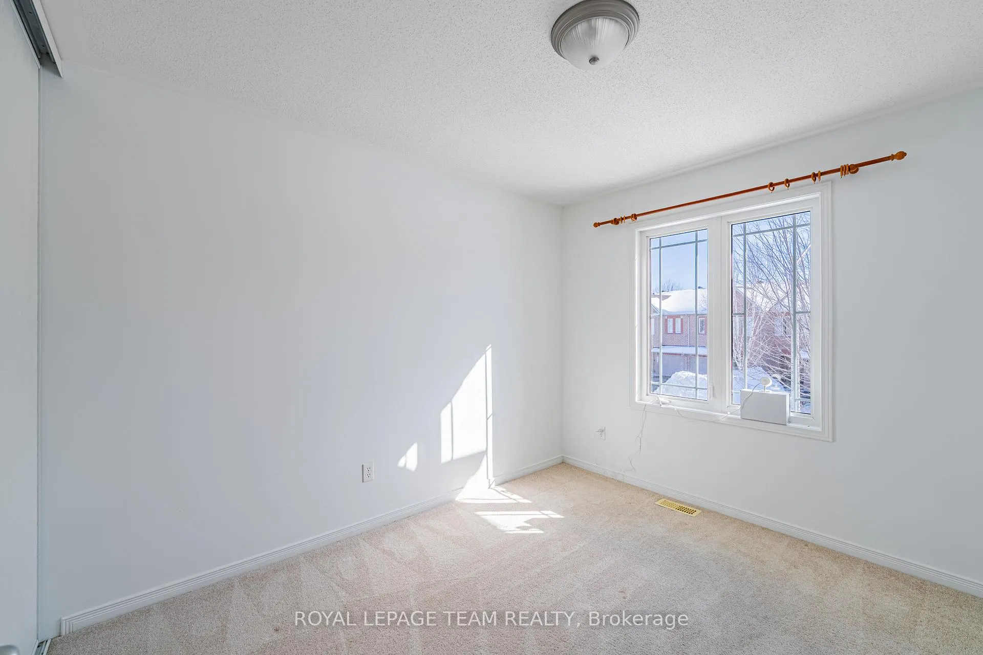 Photo 35 of 313 Bryarton Street, Ottawa, Chapel Hill — HOMEH