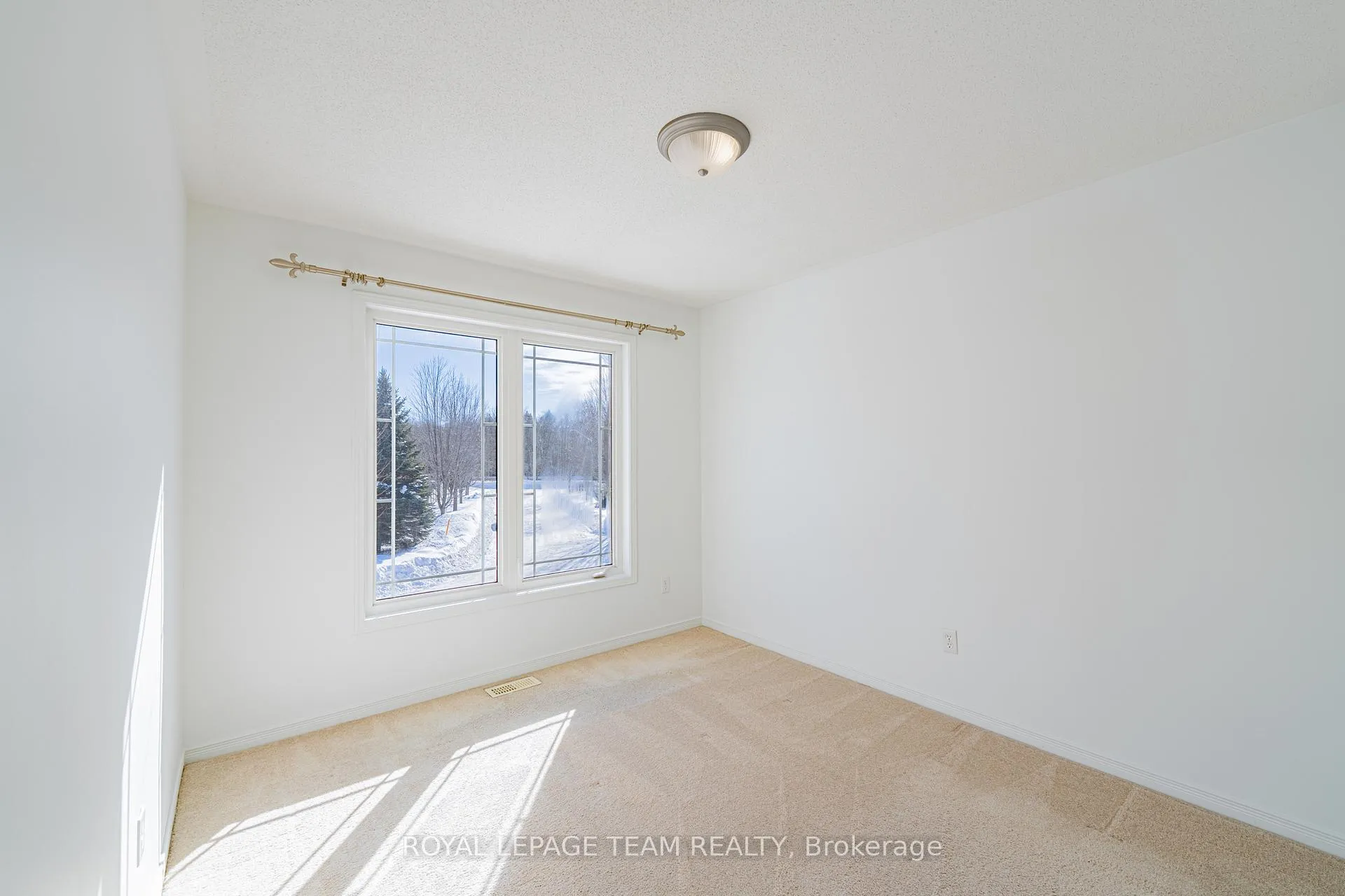 Photo 36 of 313 Bryarton Street, Ottawa, Chapel Hill — HOMEH