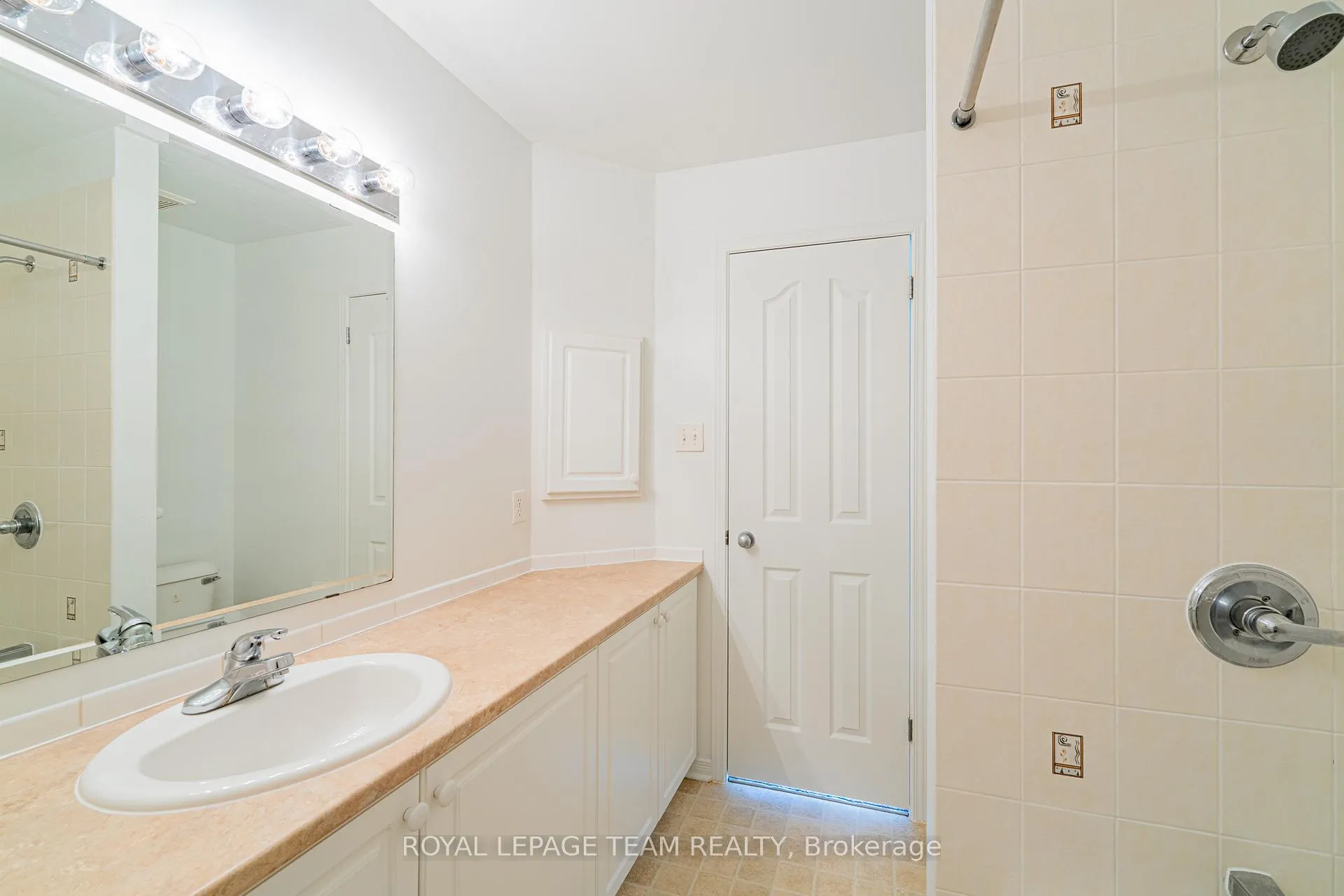 Photo 37 of 313 Bryarton Street, Ottawa, Chapel Hill — HOMEH