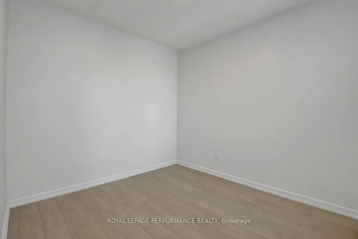 Photo 4 of Unit 2, 9 Larch Street, Ottawa, West Centre Town — HOMEH