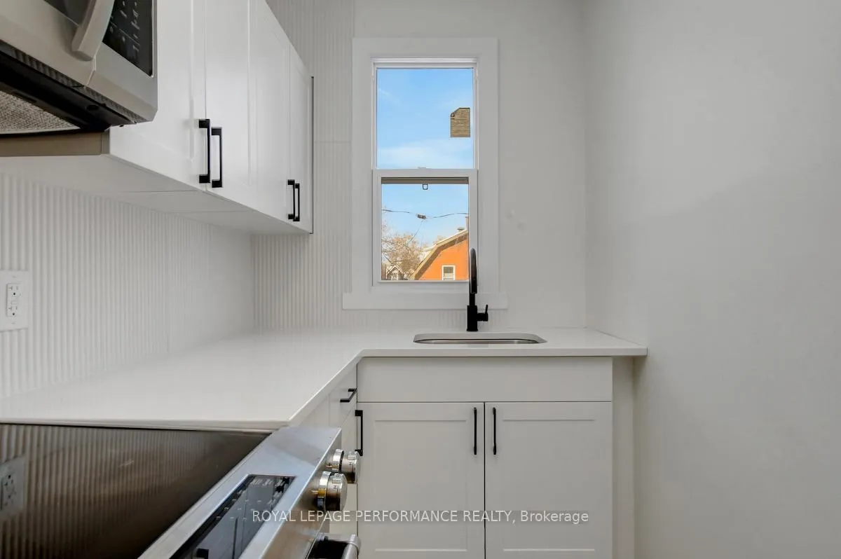 Photo 7 of Unit 2, 9 Larch Street, Ottawa, West Centre Town — HOMEH