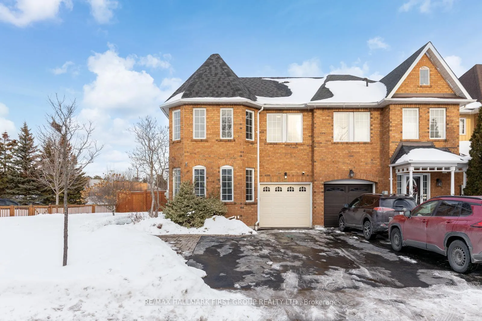 Photo 2 of 52 Playfair Road, Whitby, Downtown Whitby — HOMEH
