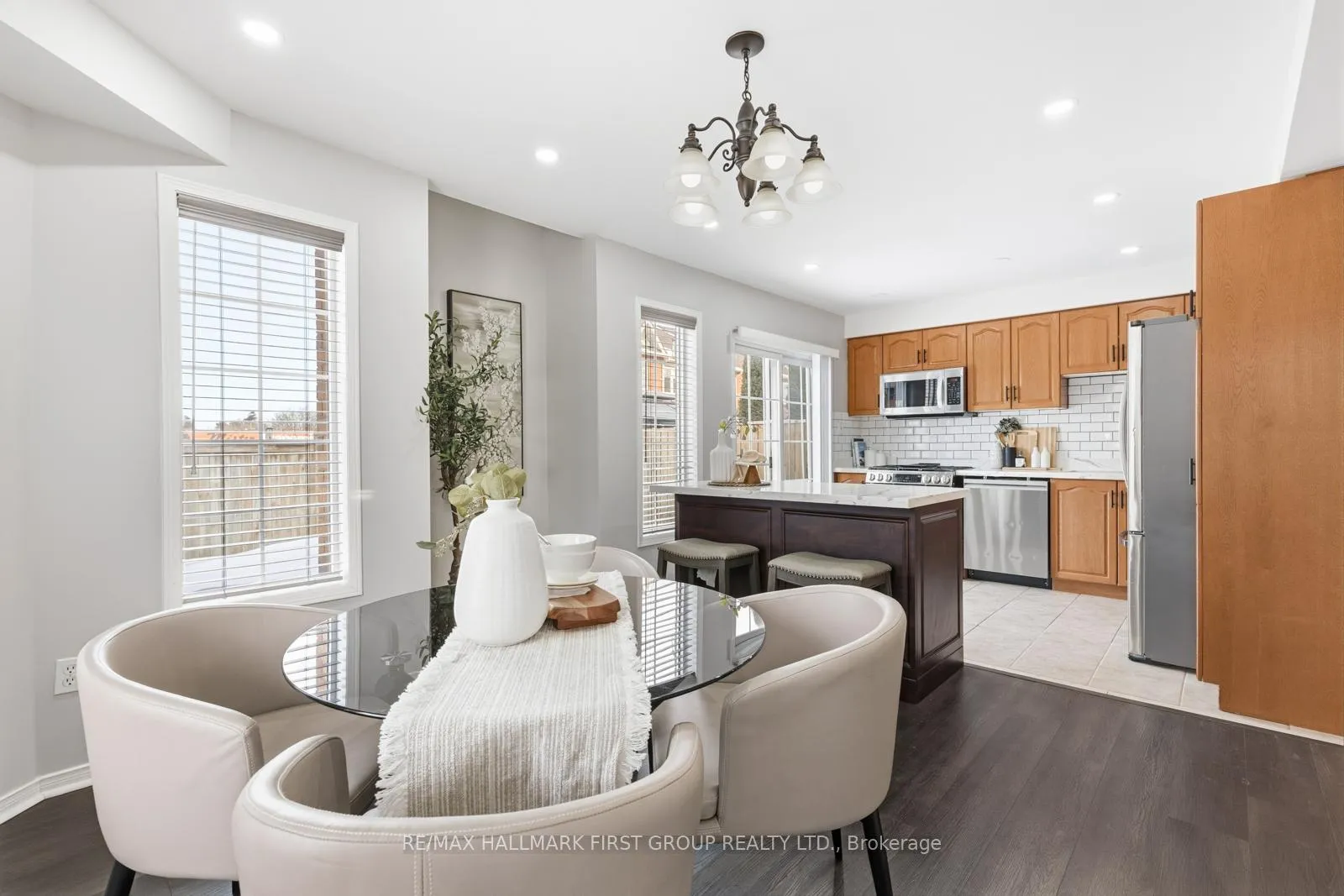 Photo 7 of 52 Playfair Road, Whitby, Downtown Whitby — HOMEH