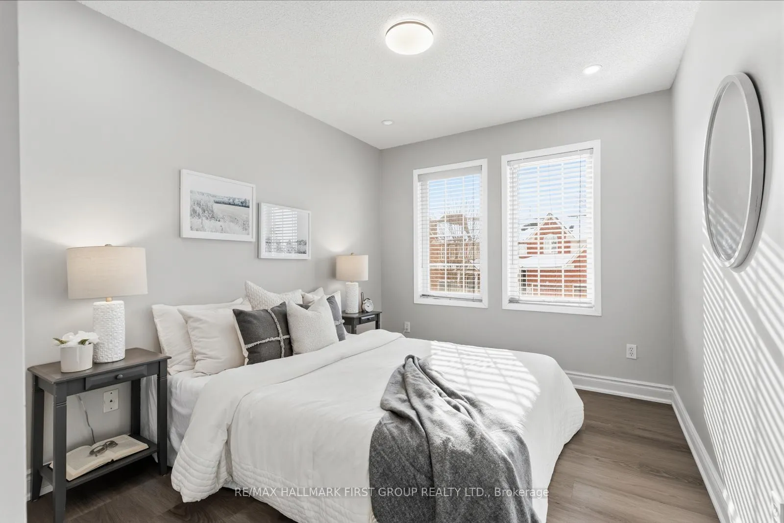 Photo 17 of 52 Playfair Road, Whitby, Downtown Whitby — HOMEH