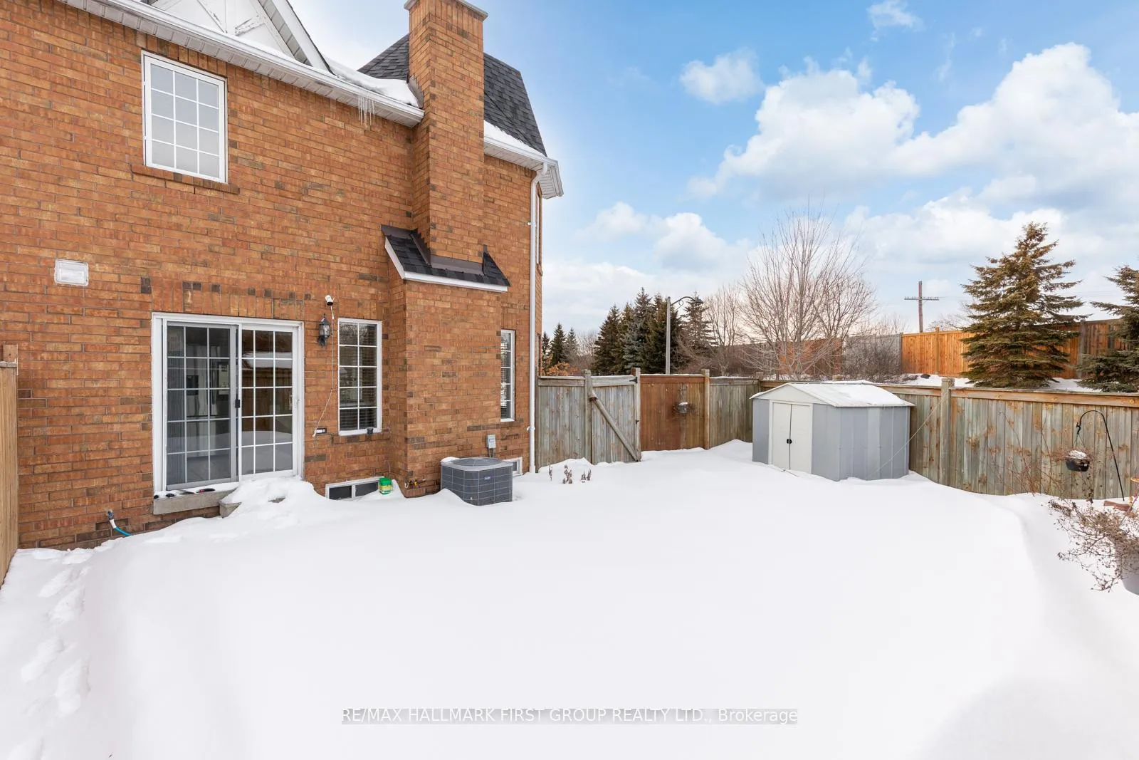 Photo 20 of 52 Playfair Road, Whitby, Downtown Whitby — HOMEH