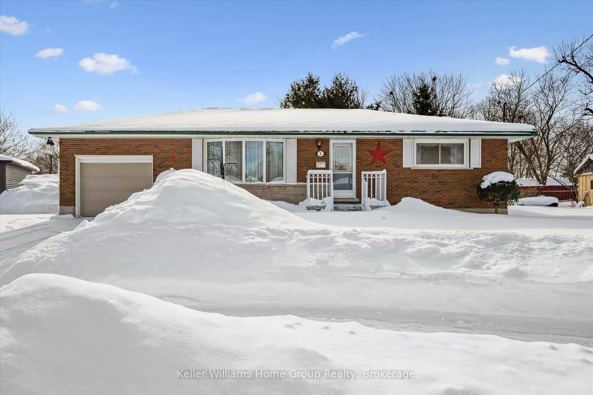 Photo 1 of 5 Westoby Place, Guelph, St. George's — HOMEH