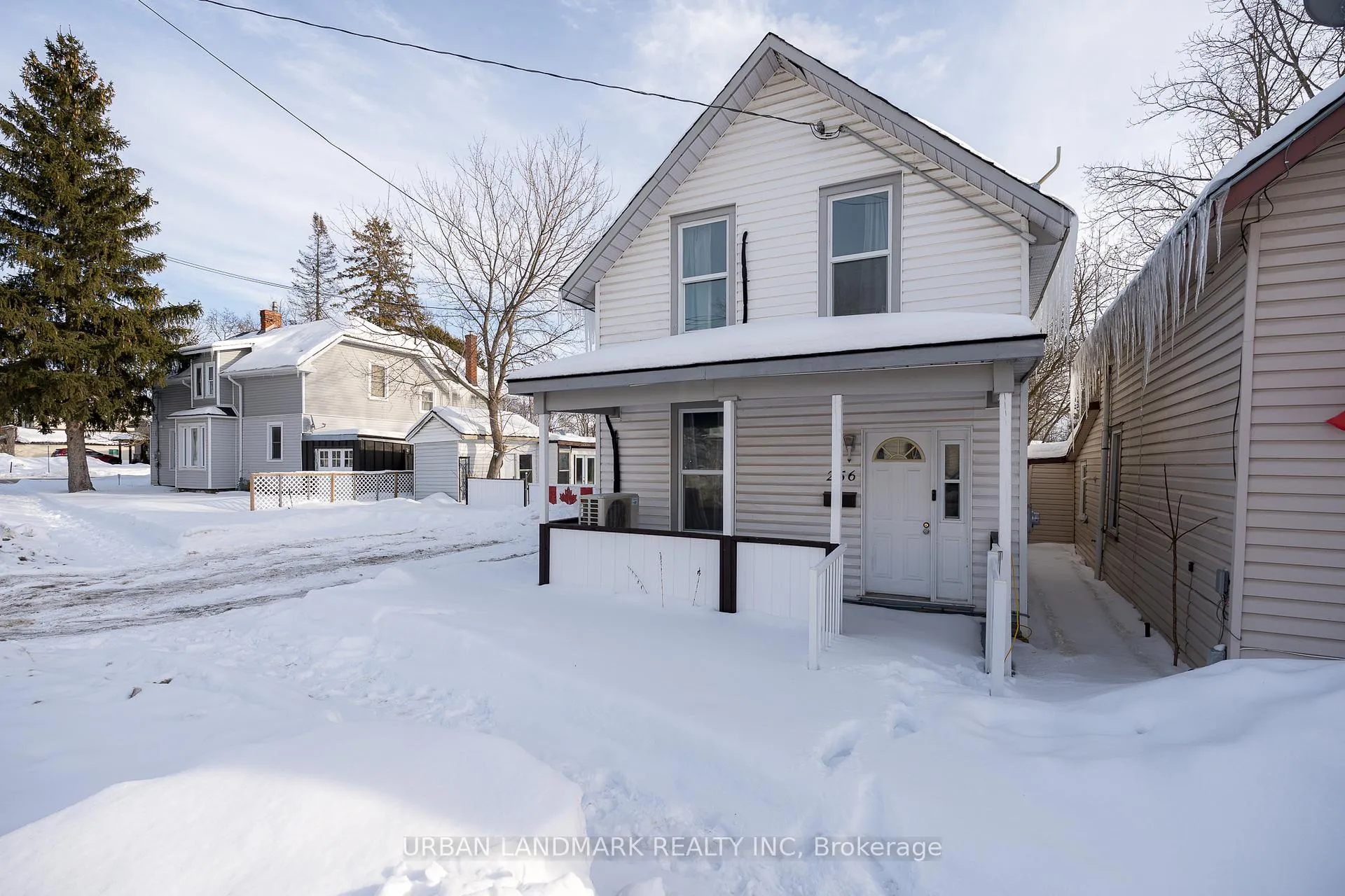 Front of 256 Dundas Street