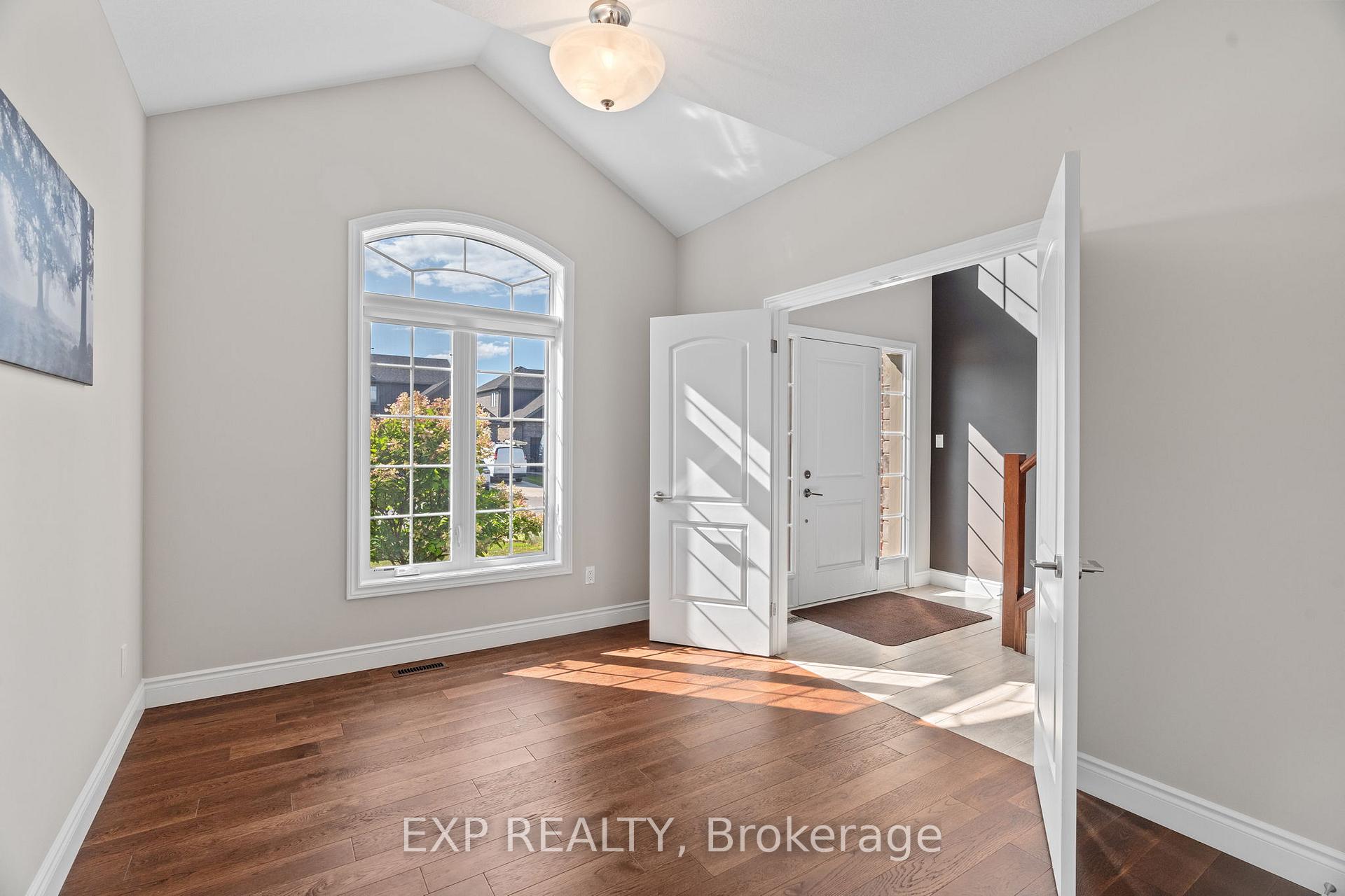 Photo 9 of 203 Campanale Way, Lucan Biddulph, Lucan — HOMEH