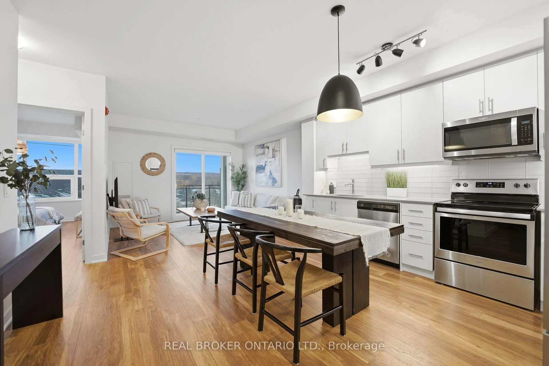 Photo 8 of Unit 513, 320 Plains Road E, Burlington, LaSalle — HOMEH
