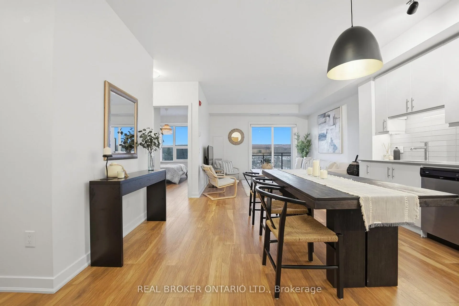 Photo 9 of Unit 513, 320 Plains Road E, Burlington, LaSalle — HOMEH