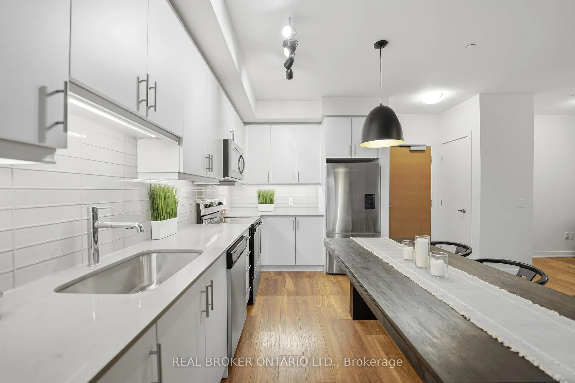 Photo 12 of Unit 513, 320 Plains Road E, Burlington, LaSalle — HOMEH