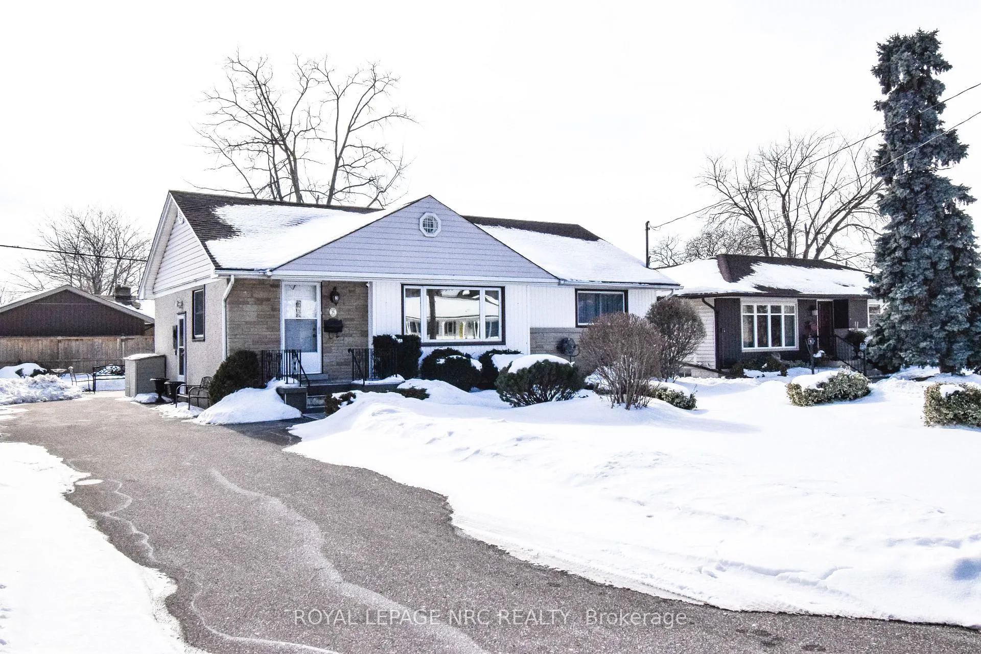 Photo 1 of 8 Roseland Avenue, St. Catharines, Carlton/Bunting — HOMEH