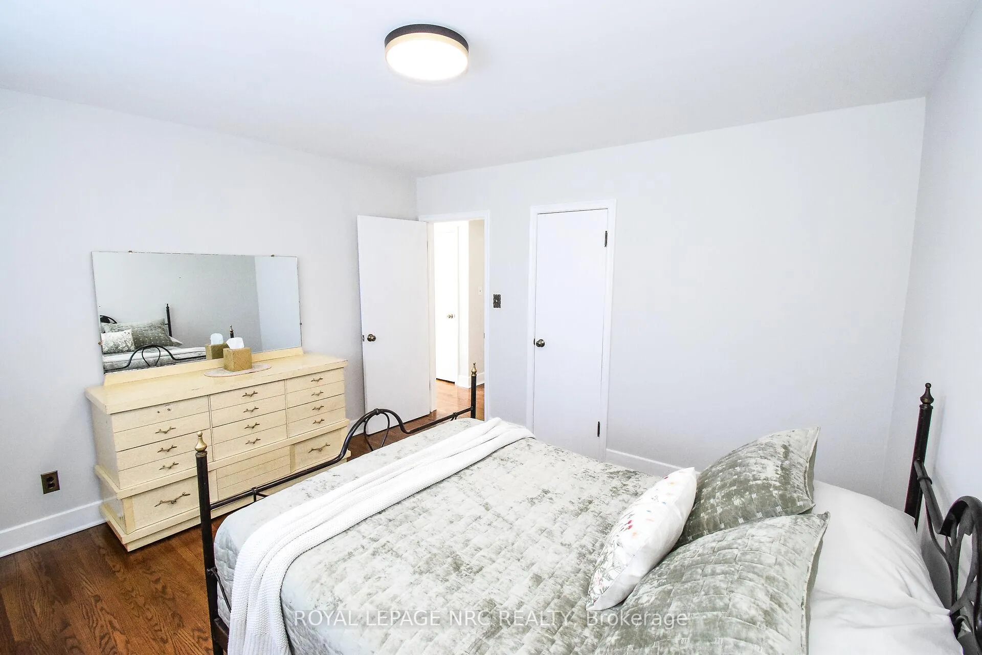 Photo 14 of 8 Roseland Avenue, St. Catharines, Carlton/Bunting — HOMEH
