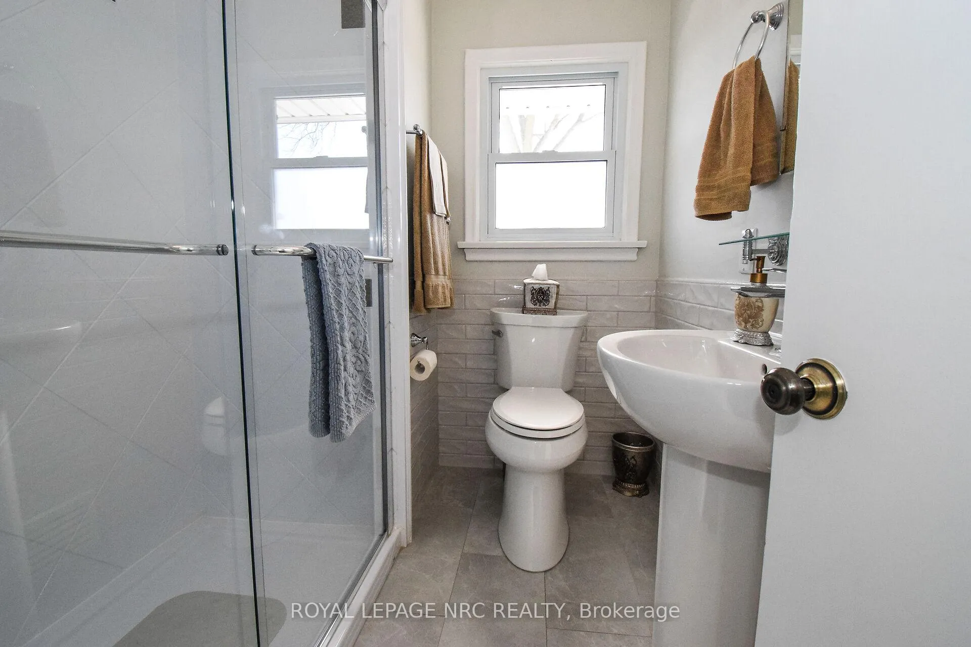 Photo 15 of 8 Roseland Avenue, St. Catharines, Carlton/Bunting — HOMEH