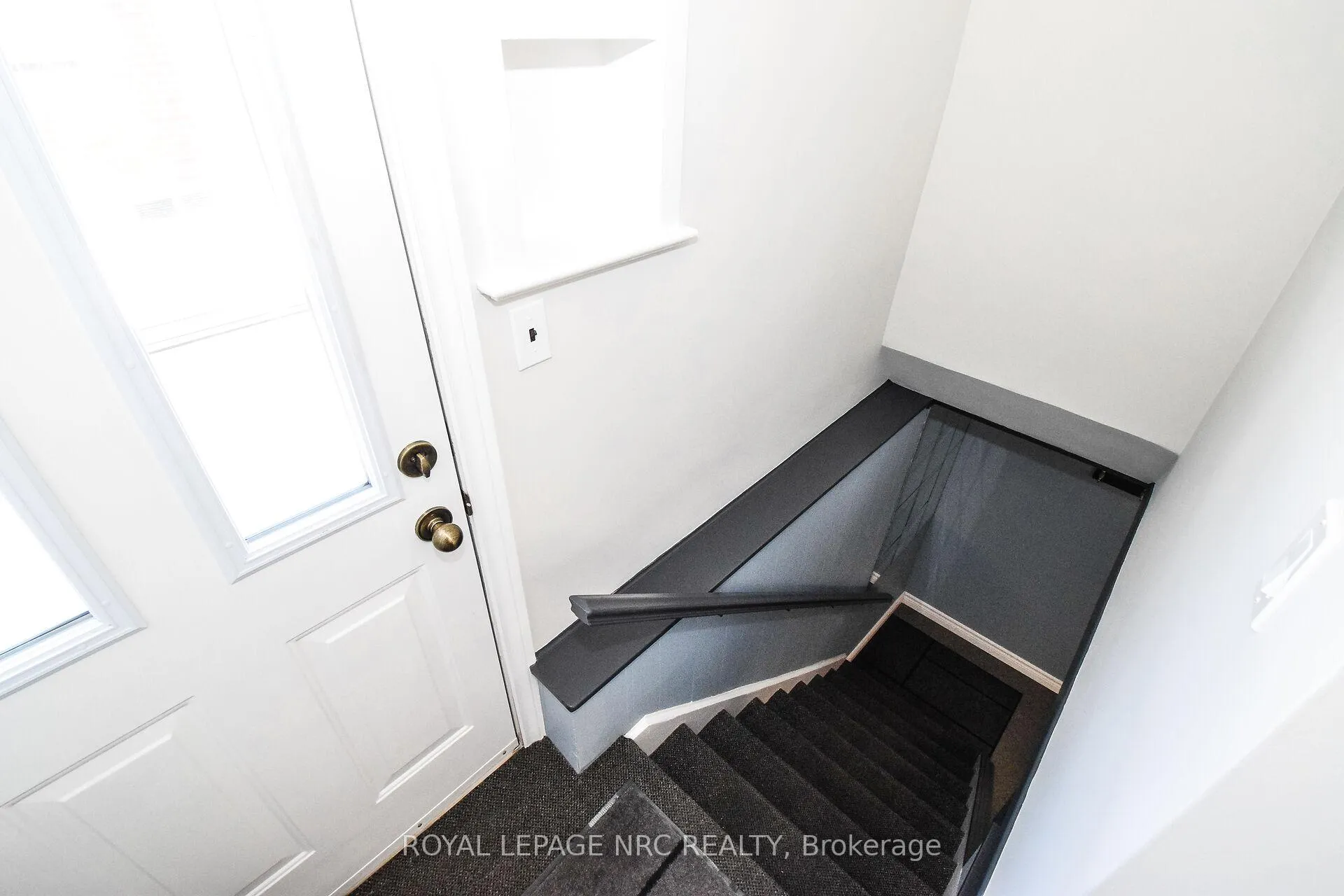 Photo 19 of 8 Roseland Avenue, St. Catharines, Carlton/Bunting — HOMEH