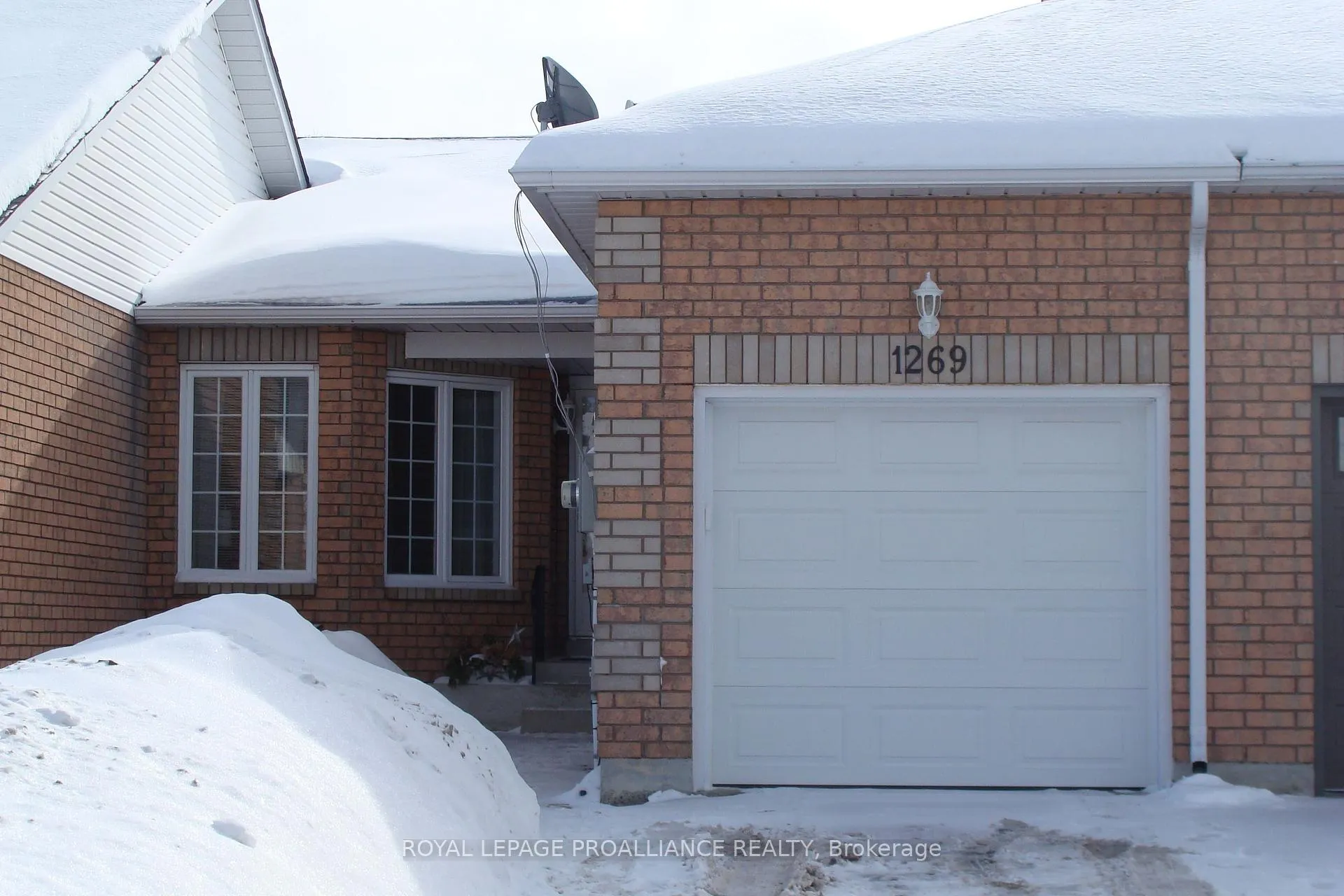 Photo 1 of 1269 Eagle Crescent, Peterborough, Monaghan Ward 2 — HOMEH