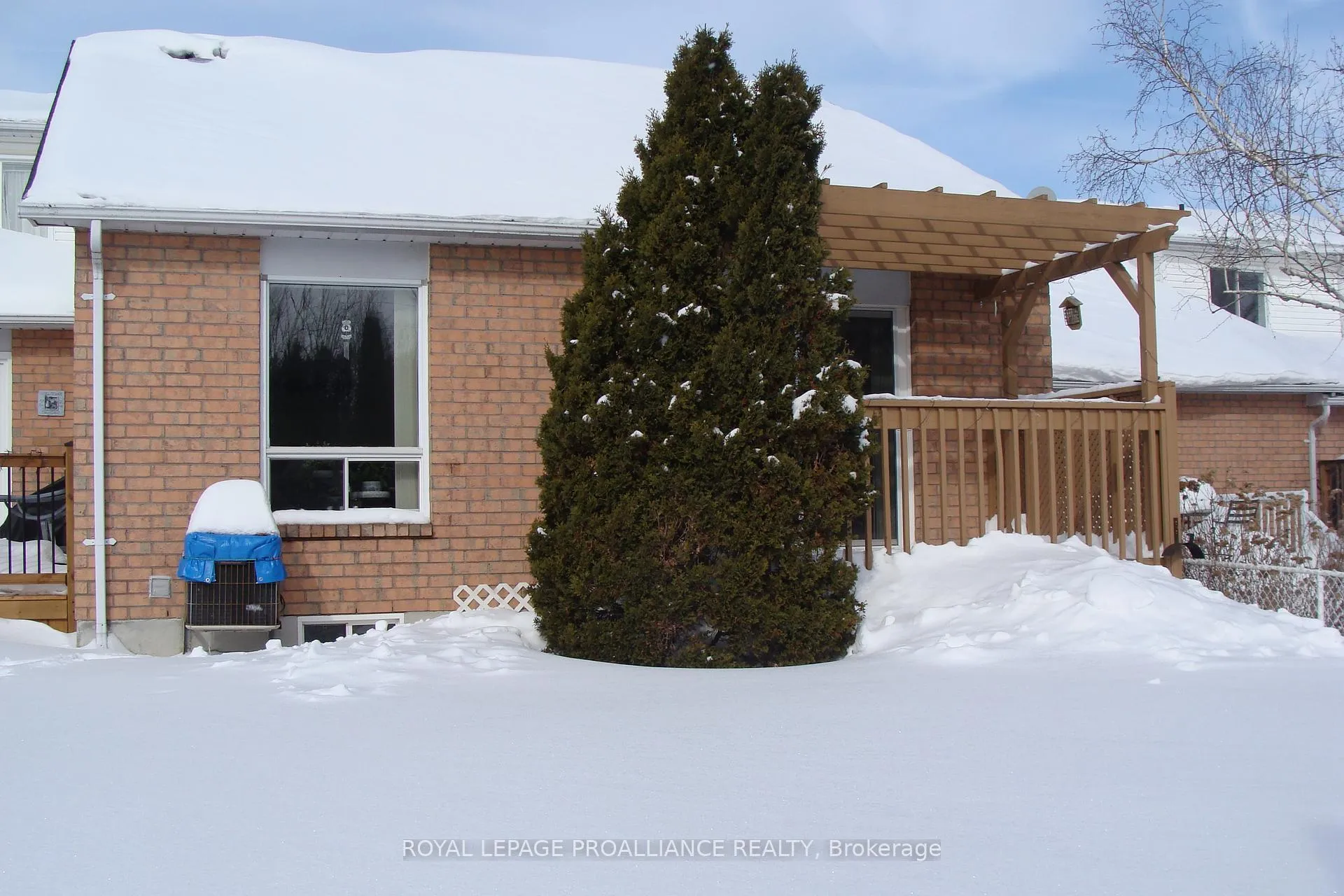 Photo 3 of 1269 Eagle Crescent, Peterborough, Monaghan Ward 2 — HOMEH