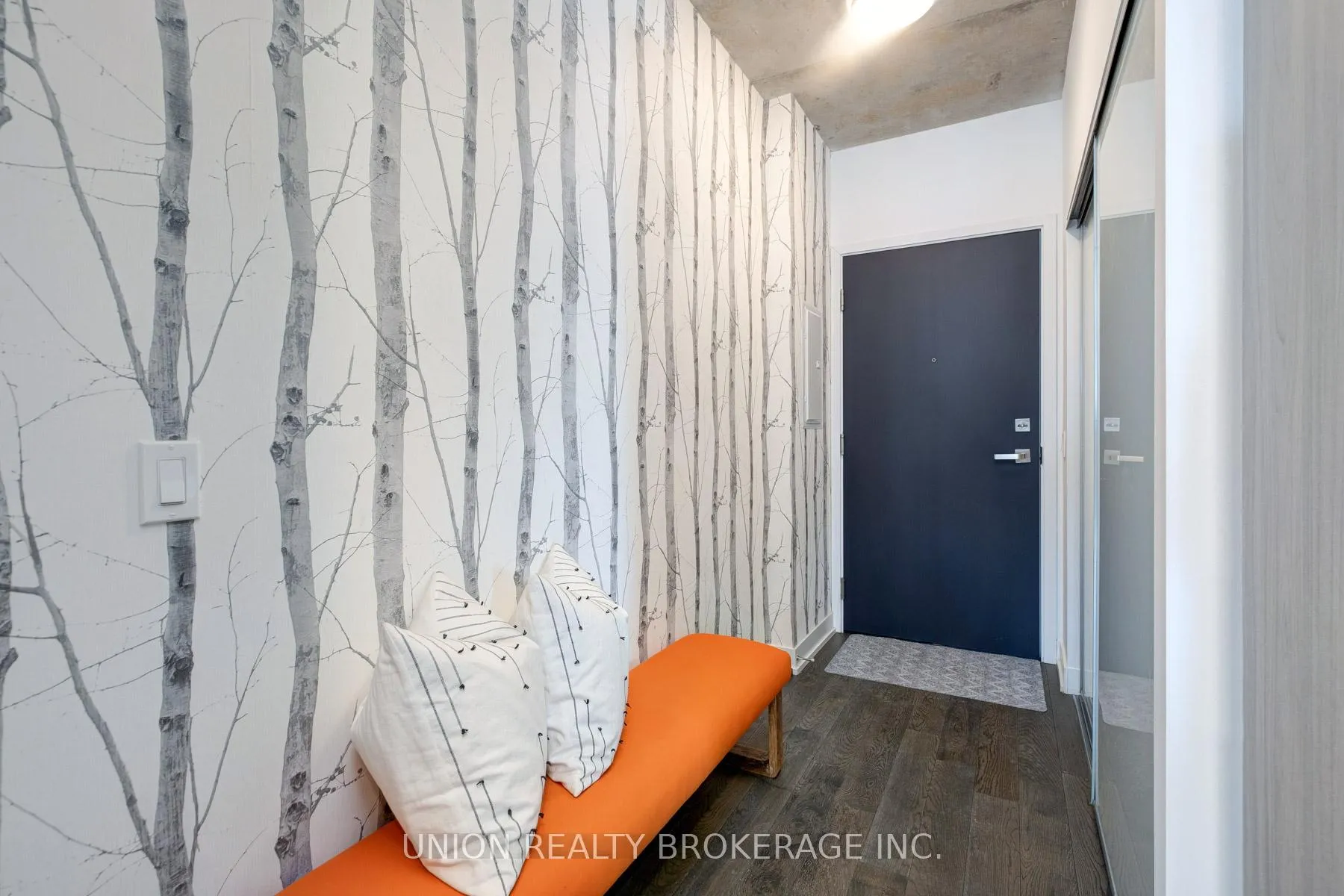 Photo 3 of Unit 309, 665 Kingston Road, Toronto, The Beaches — HOMEH