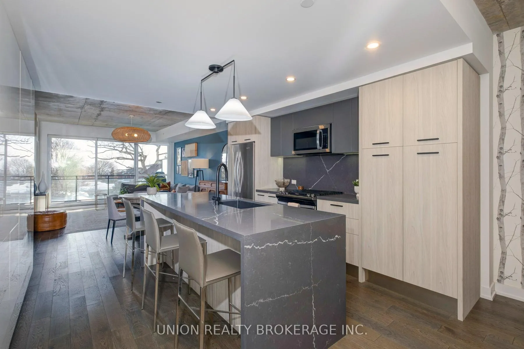 Photo 4 of Unit 309, 665 Kingston Road, Toronto, The Beaches — HOMEH