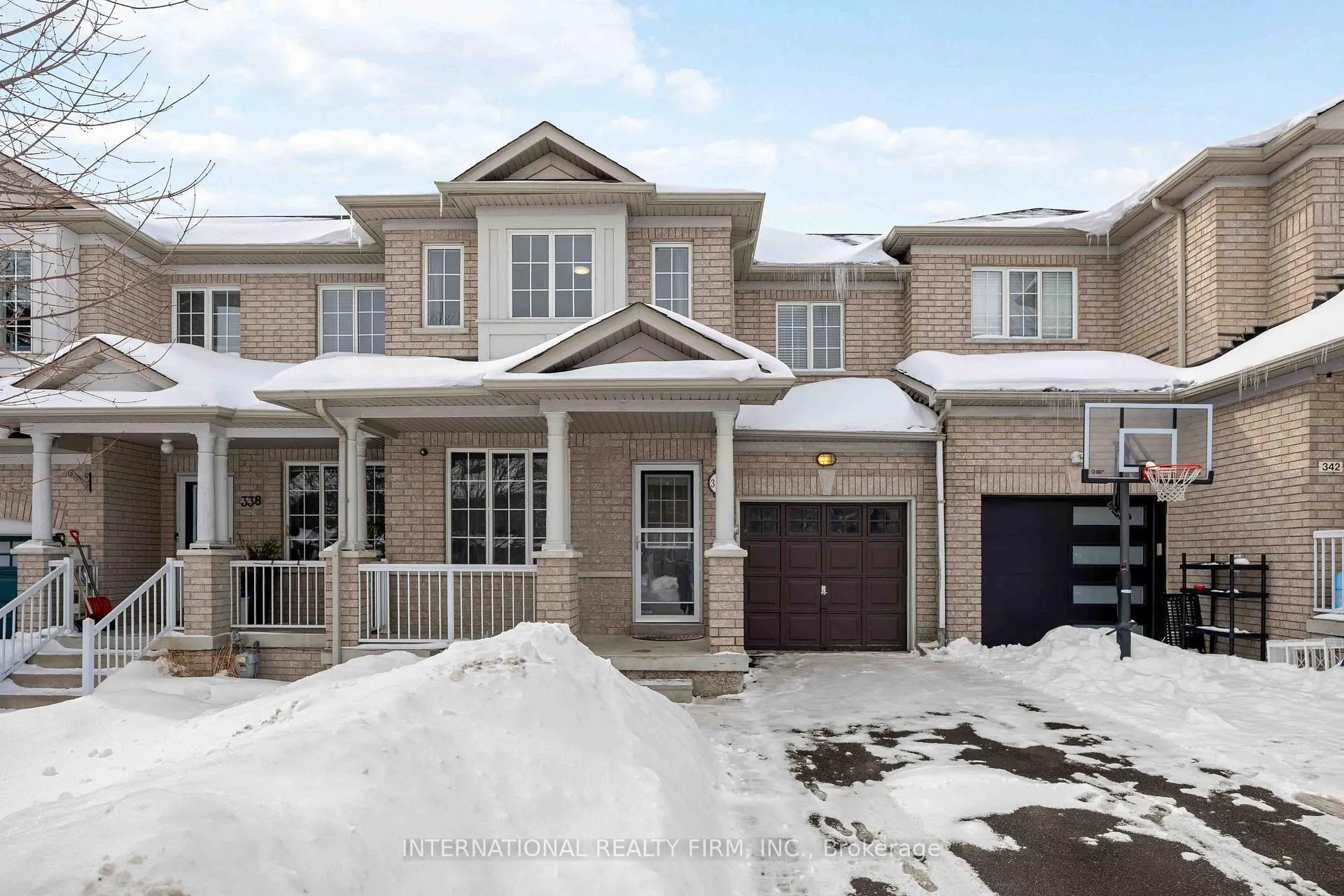 Front of 340 Flagstone Way