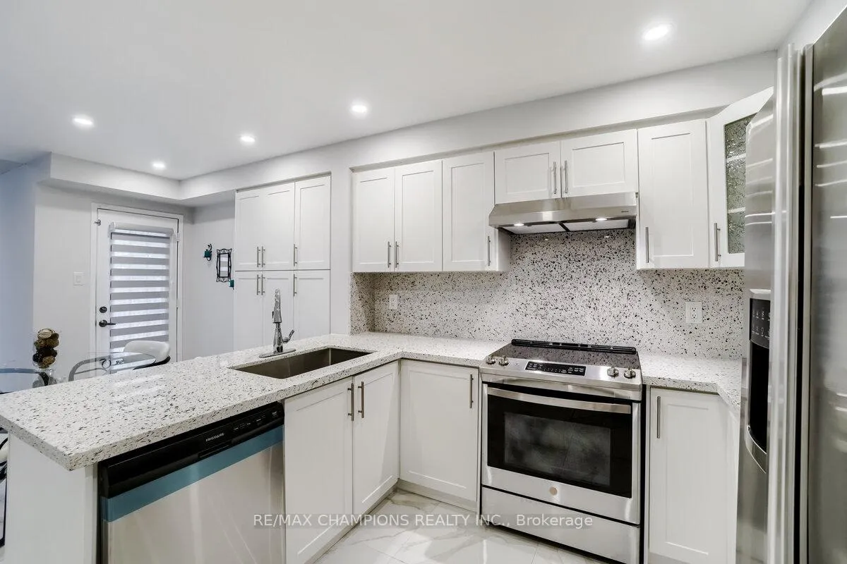Photo 3 of 79 Larkspur Road, Brampton, Sandringham-Wellington — HOMEH