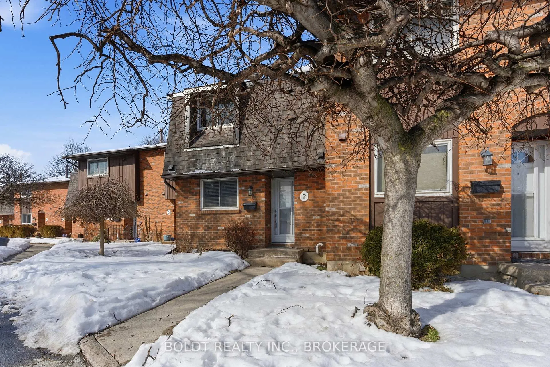 Photo 3 of Unit 2, 151 Linwell Road, St. Catharines, Lakeport — HOMEH