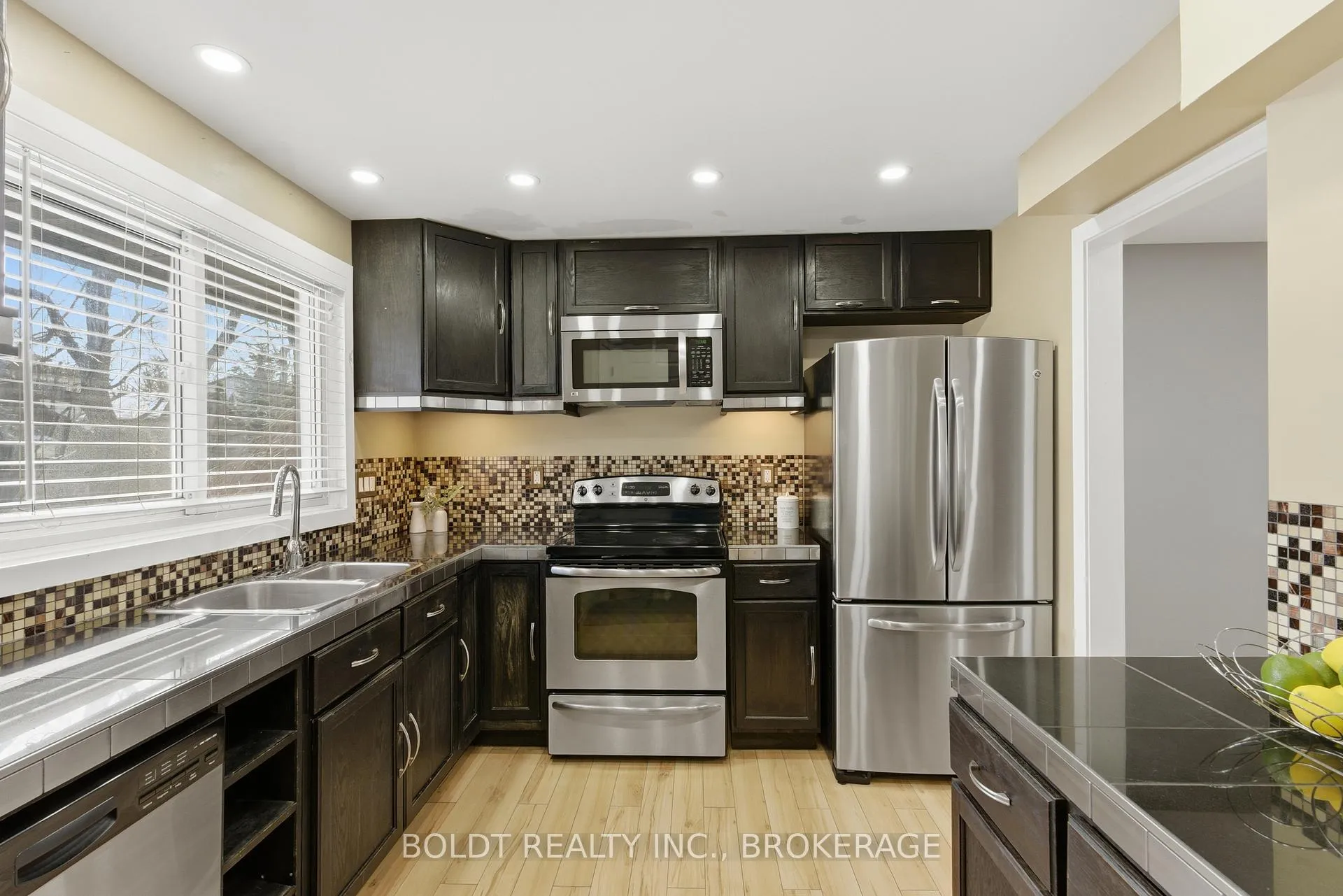 Photo 6 of Unit 2, 151 Linwell Road, St. Catharines, Lakeport — HOMEH
