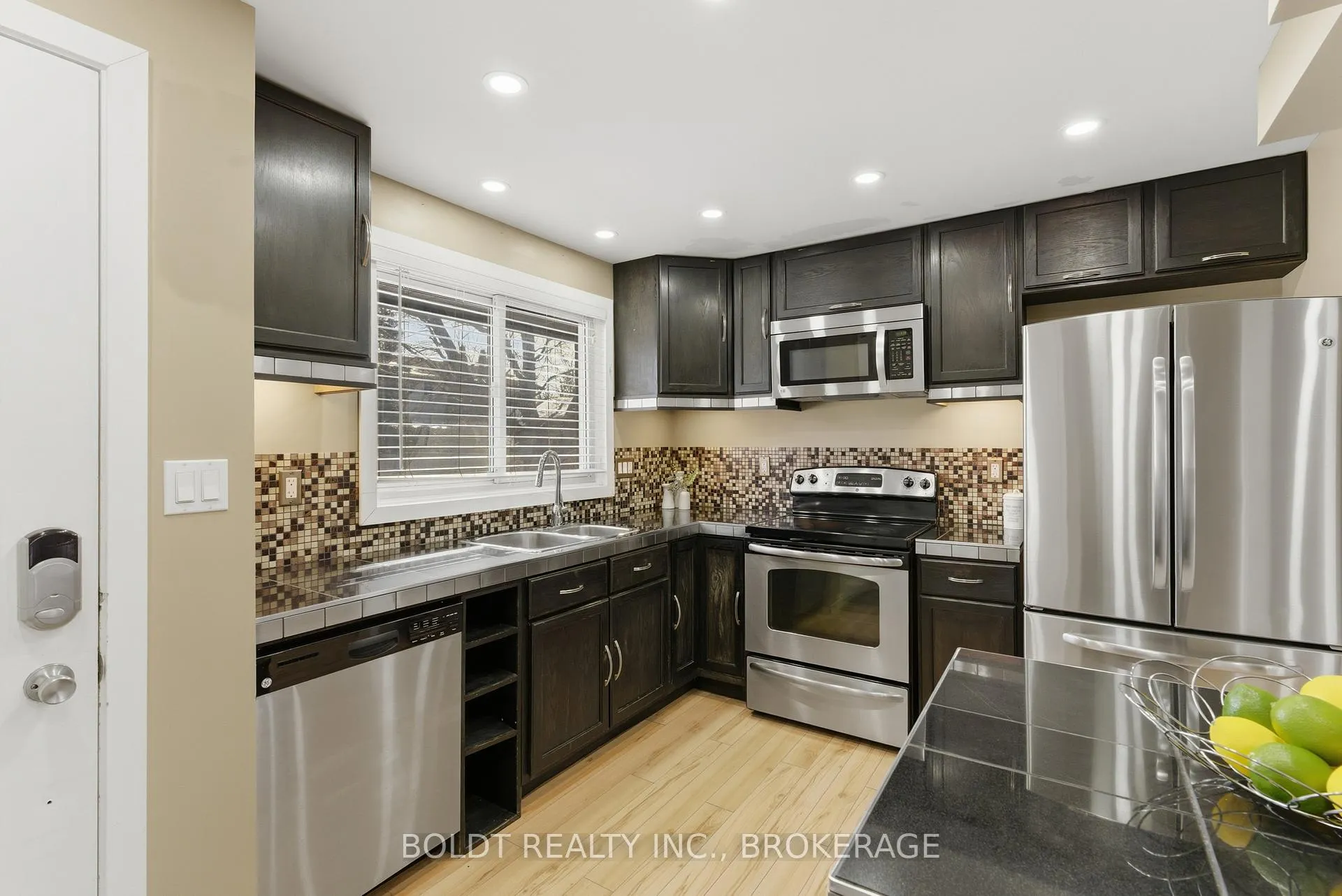 Photo 7 of Unit 2, 151 Linwell Road, St. Catharines, Lakeport — HOMEH