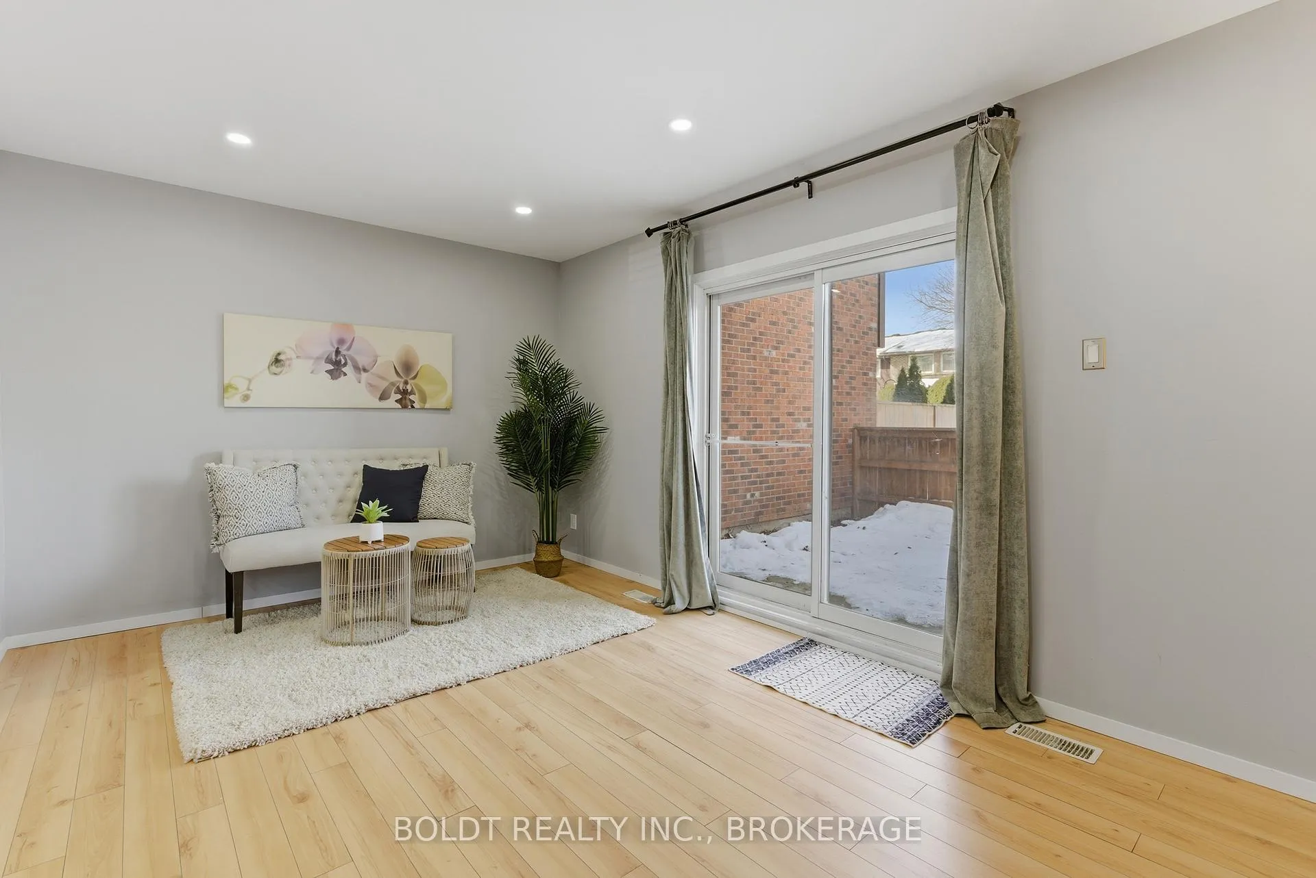 Photo 13 of Unit 2, 151 Linwell Road, St. Catharines, Lakeport — HOMEH