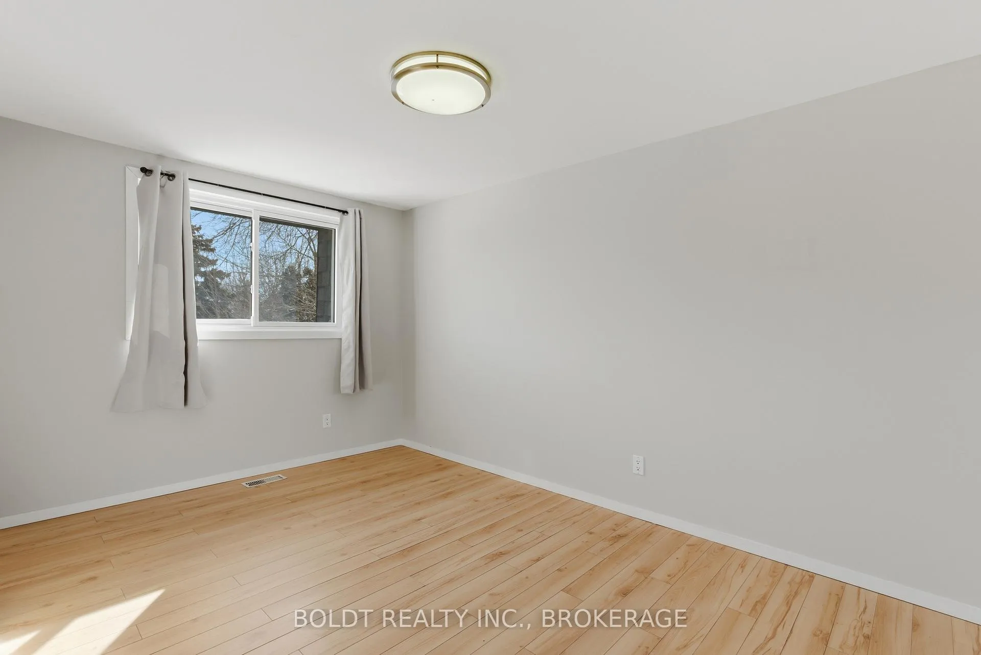 Photo 18 of Unit 2, 151 Linwell Road, St. Catharines, Lakeport — HOMEH