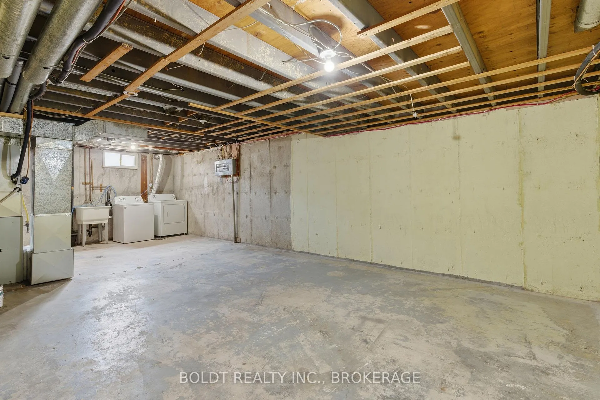 Photo 33 of Unit 2, 151 Linwell Road, St. Catharines, Lakeport — HOMEH