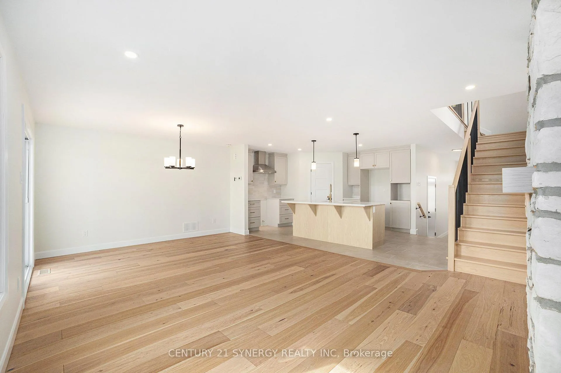 Photo 10 of 68 Helen Street, North Stormont, North Stormont (Finch) Twp — HOMEH