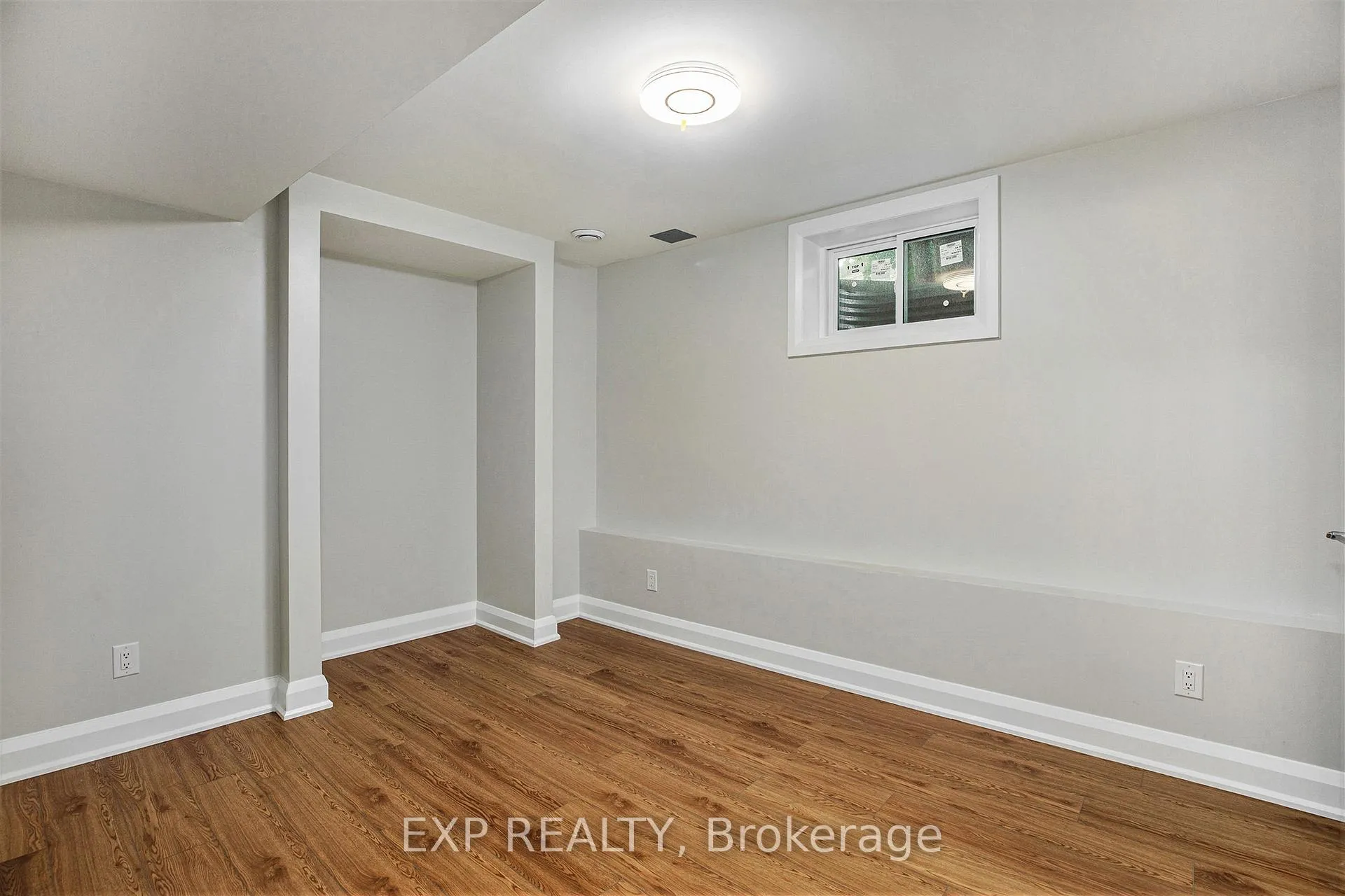 Photo 6 of Unit #1, 838 St. Laurent Boulevard, Ottawa, Castle Heights — HOMEH