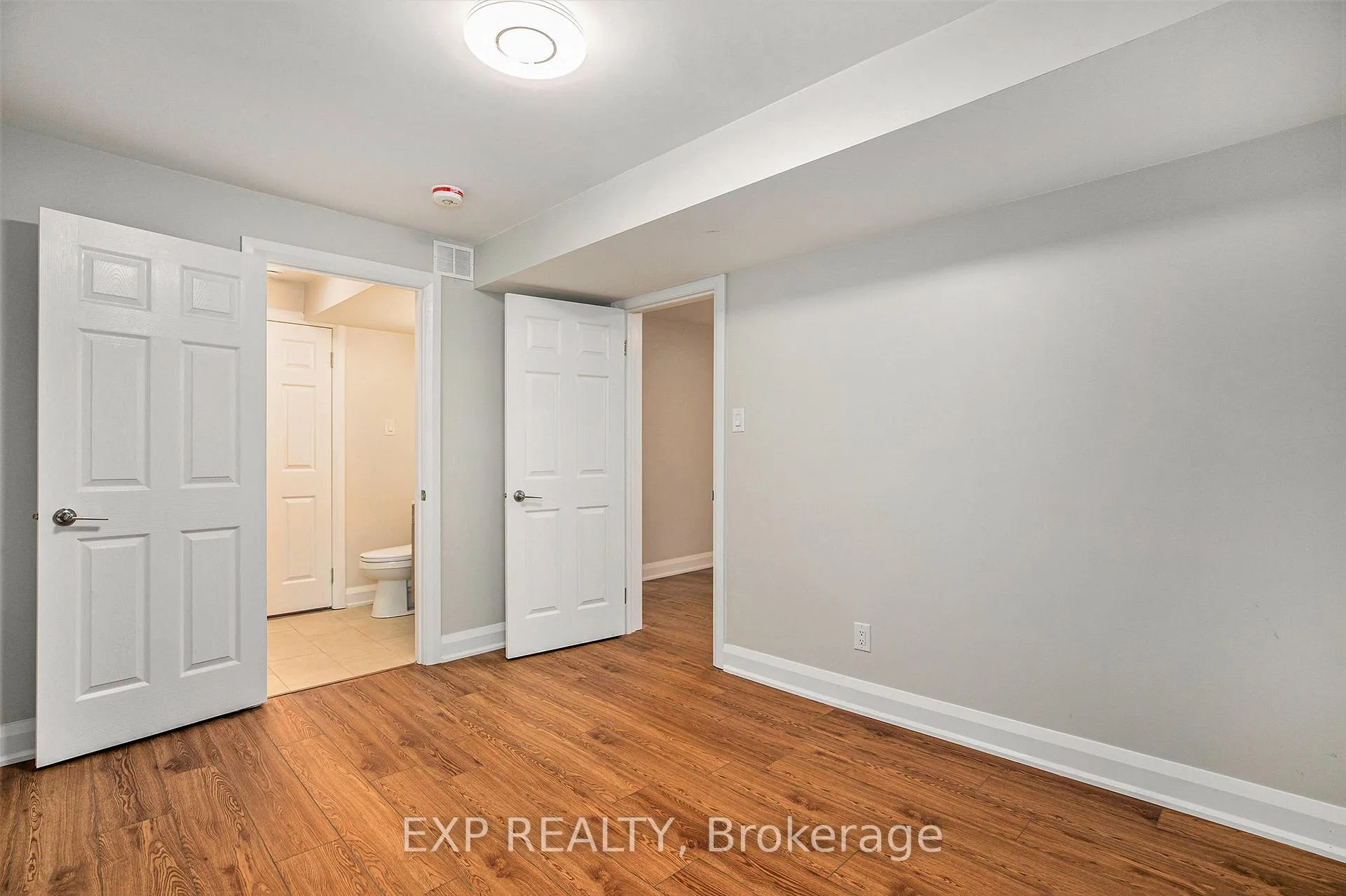 Photo 8 of Unit #1, 838 St. Laurent Boulevard, Ottawa, Castle Heights — HOMEH