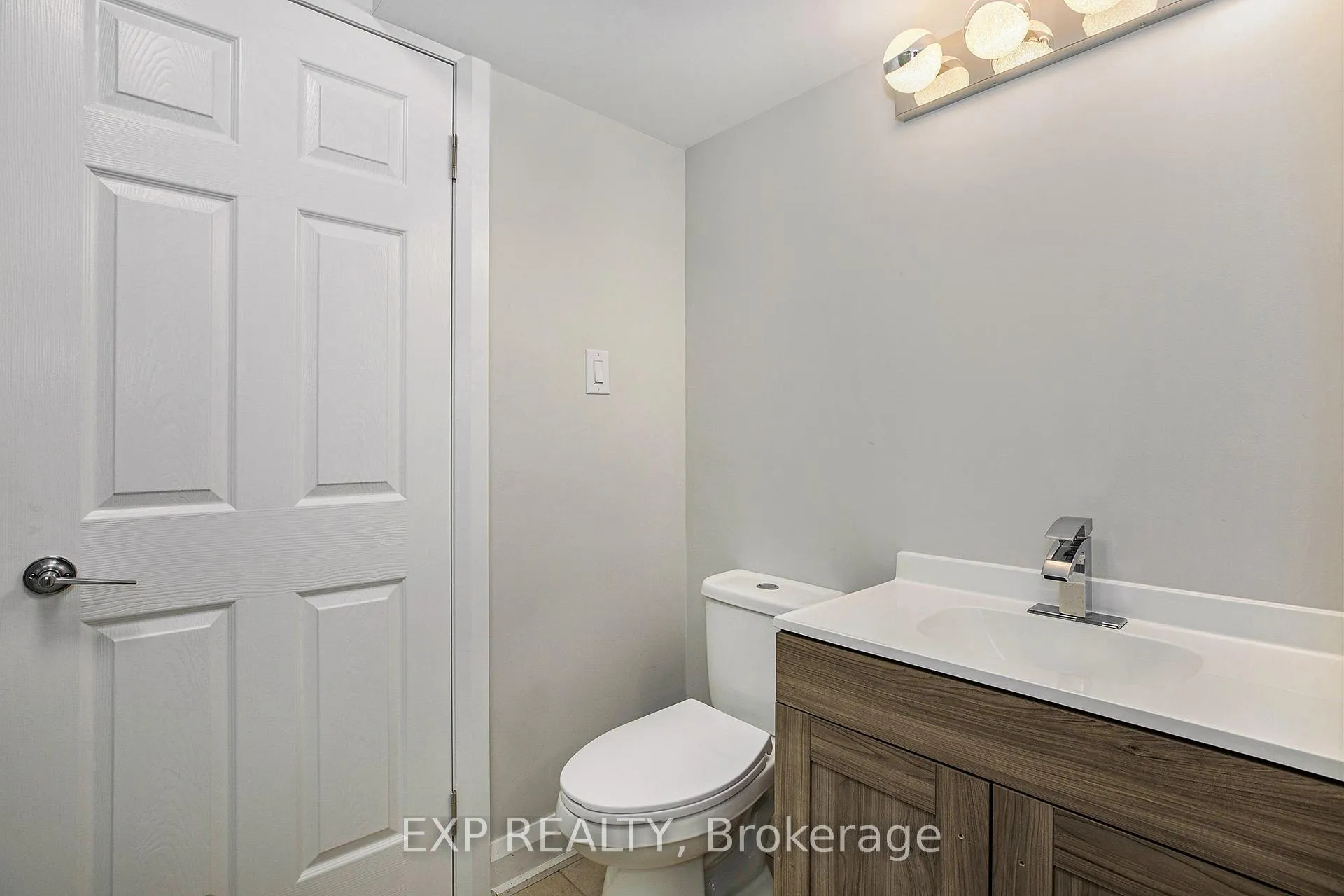 Photo 11 of Unit #1, 838 St. Laurent Boulevard, Ottawa, Castle Heights — HOMEH