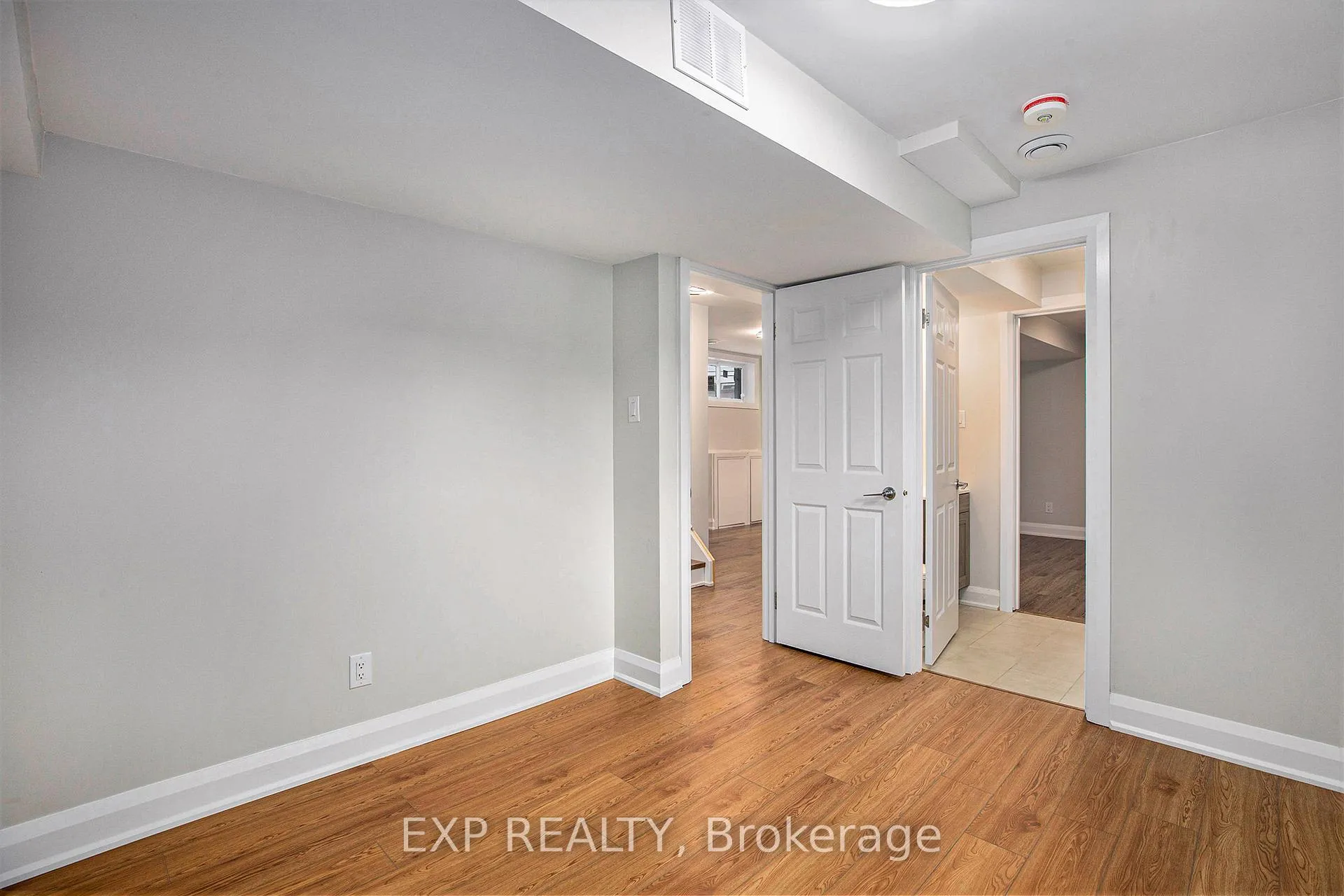 Photo 13 of Unit #1, 838 St. Laurent Boulevard, Ottawa, Castle Heights — HOMEH