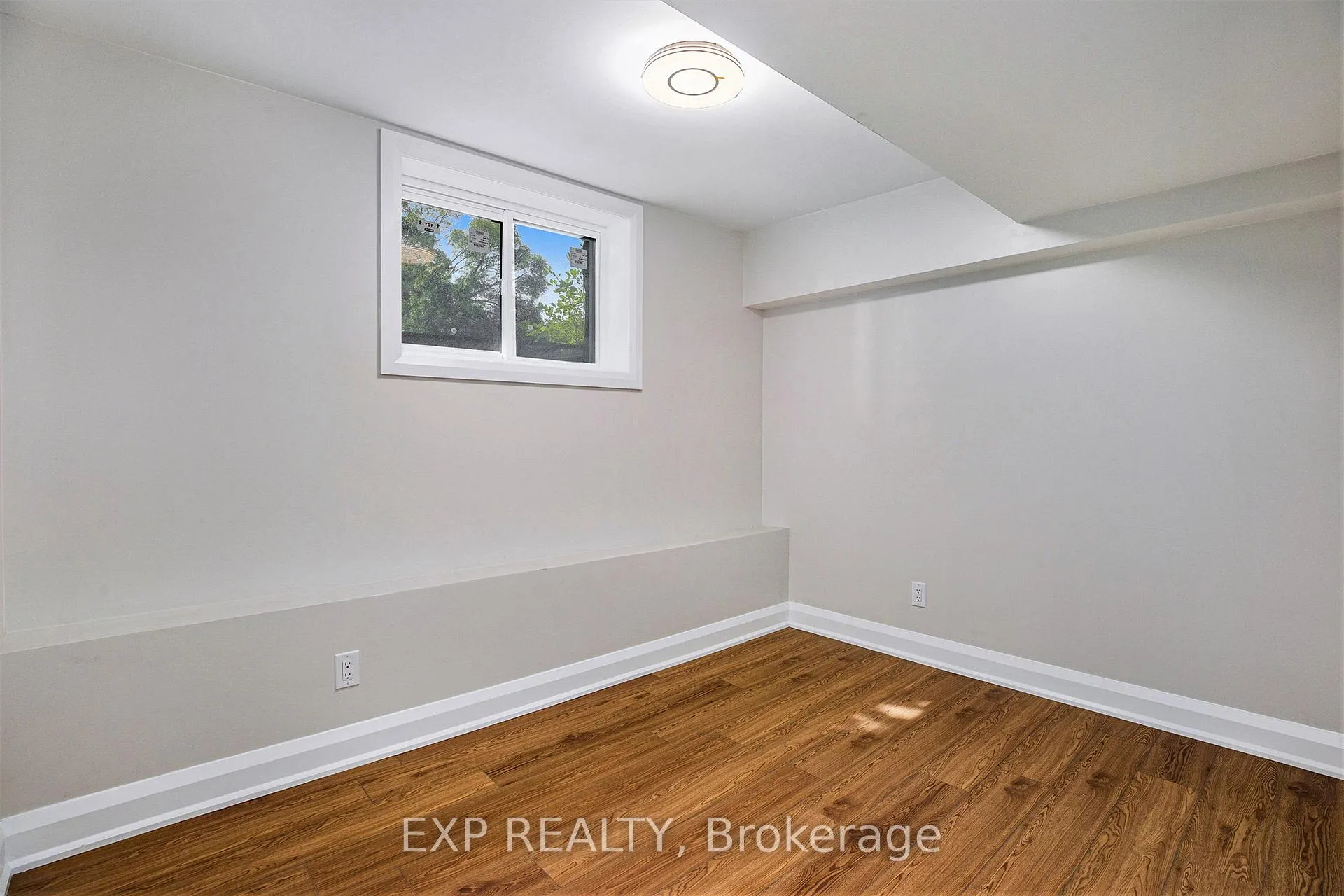 Photo 14 of Unit #1, 838 St. Laurent Boulevard, Ottawa, Castle Heights — HOMEH