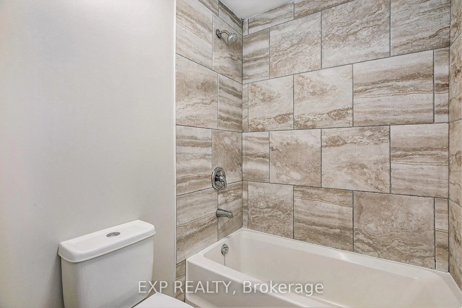 Photo 15 of Unit #1, 838 St. Laurent Boulevard, Ottawa, Castle Heights — HOMEH