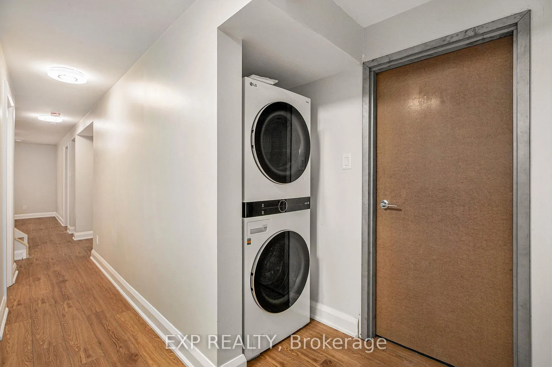 Photo 16 of Unit #1, 838 St. Laurent Boulevard, Ottawa, Castle Heights — HOMEH