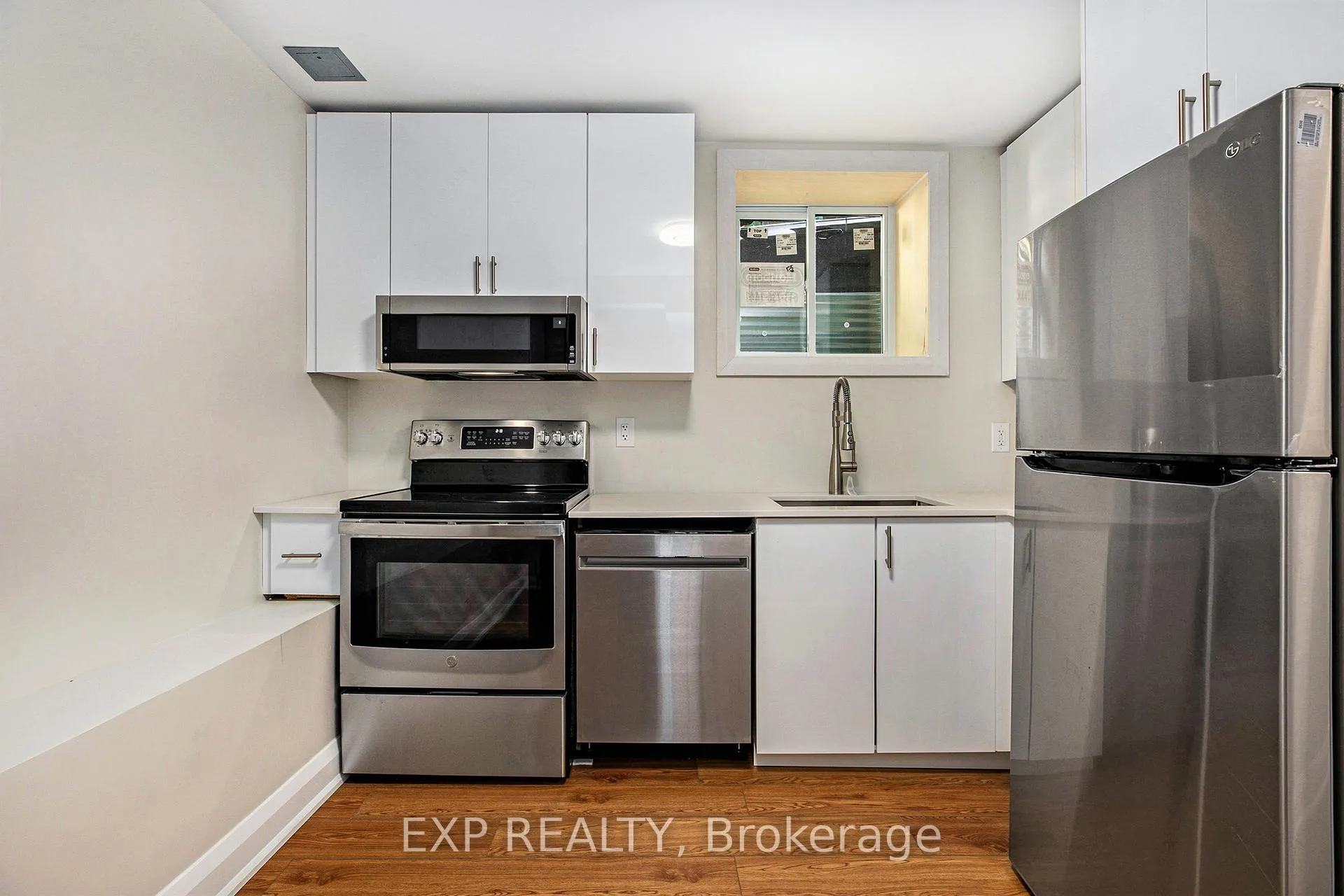 Photo 17 of Unit #1, 838 St. Laurent Boulevard, Ottawa, Castle Heights — HOMEH