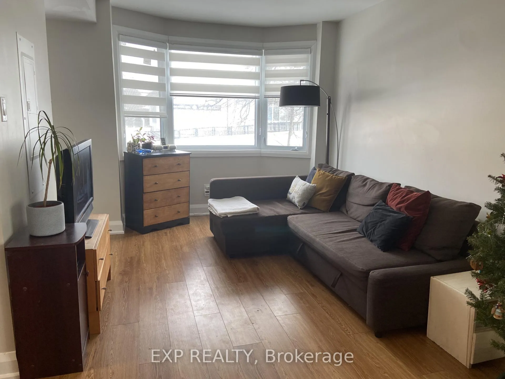 Photo 3 of Unit #2, 838 St. Laurent Boulevard, Ottawa, Castle Heights — HOMEH