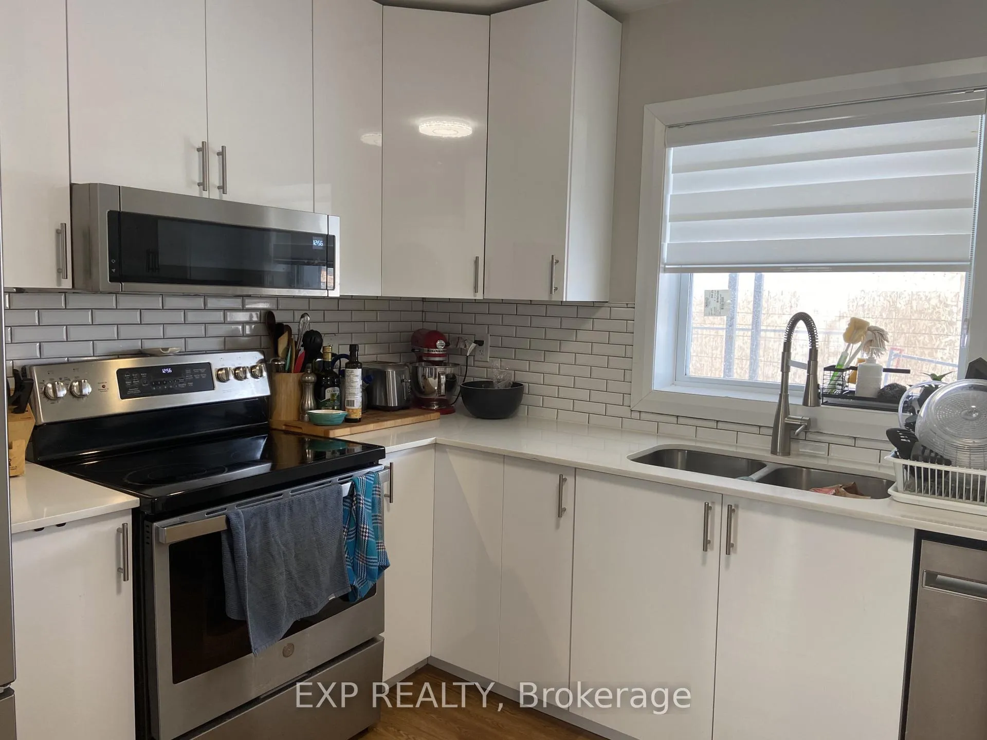 Photo 6 of Unit #2, 838 St. Laurent Boulevard, Ottawa, Castle Heights — HOMEH