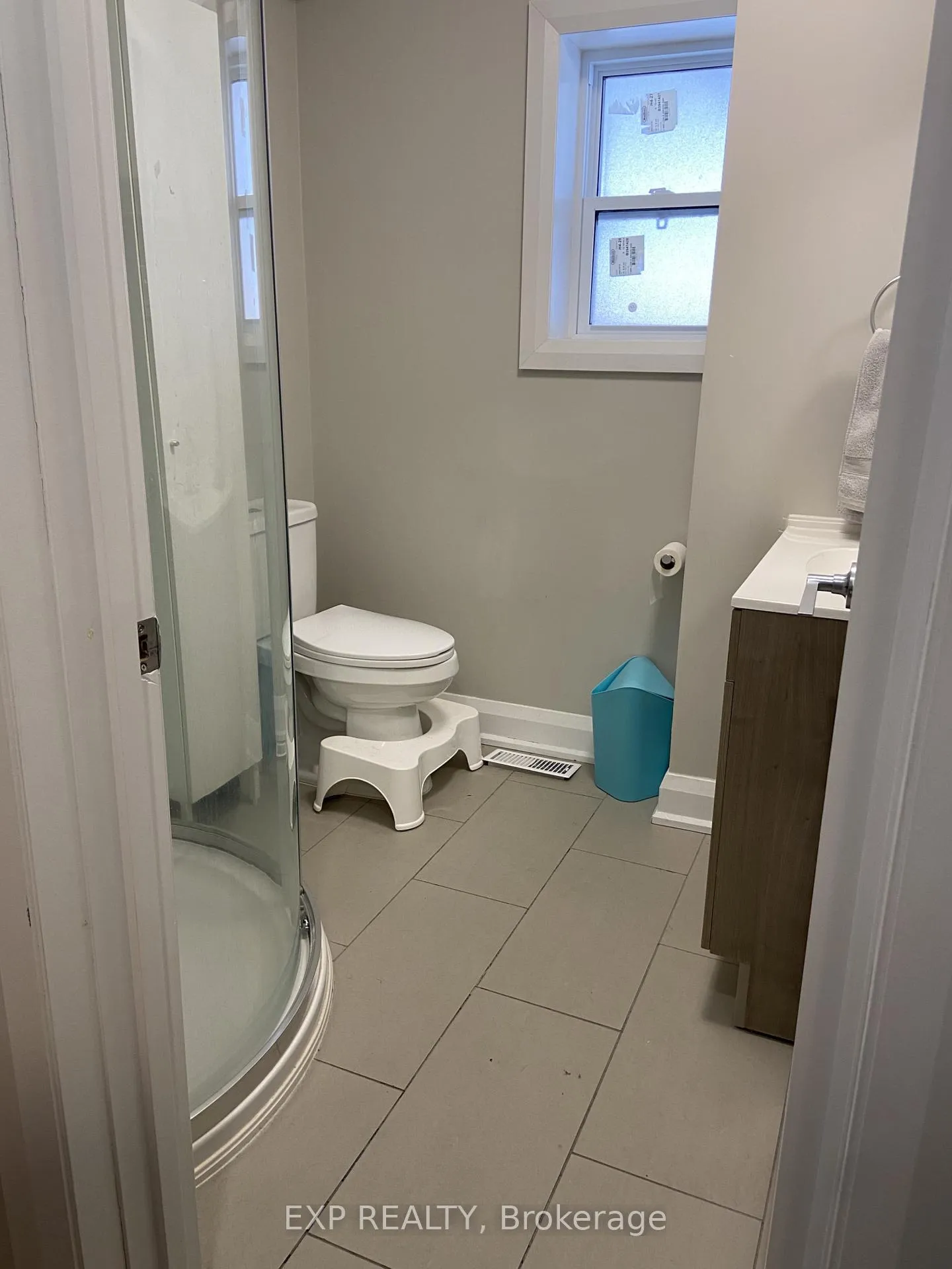 Photo 17 of Unit #2, 838 St. Laurent Boulevard, Ottawa, Castle Heights — HOMEH